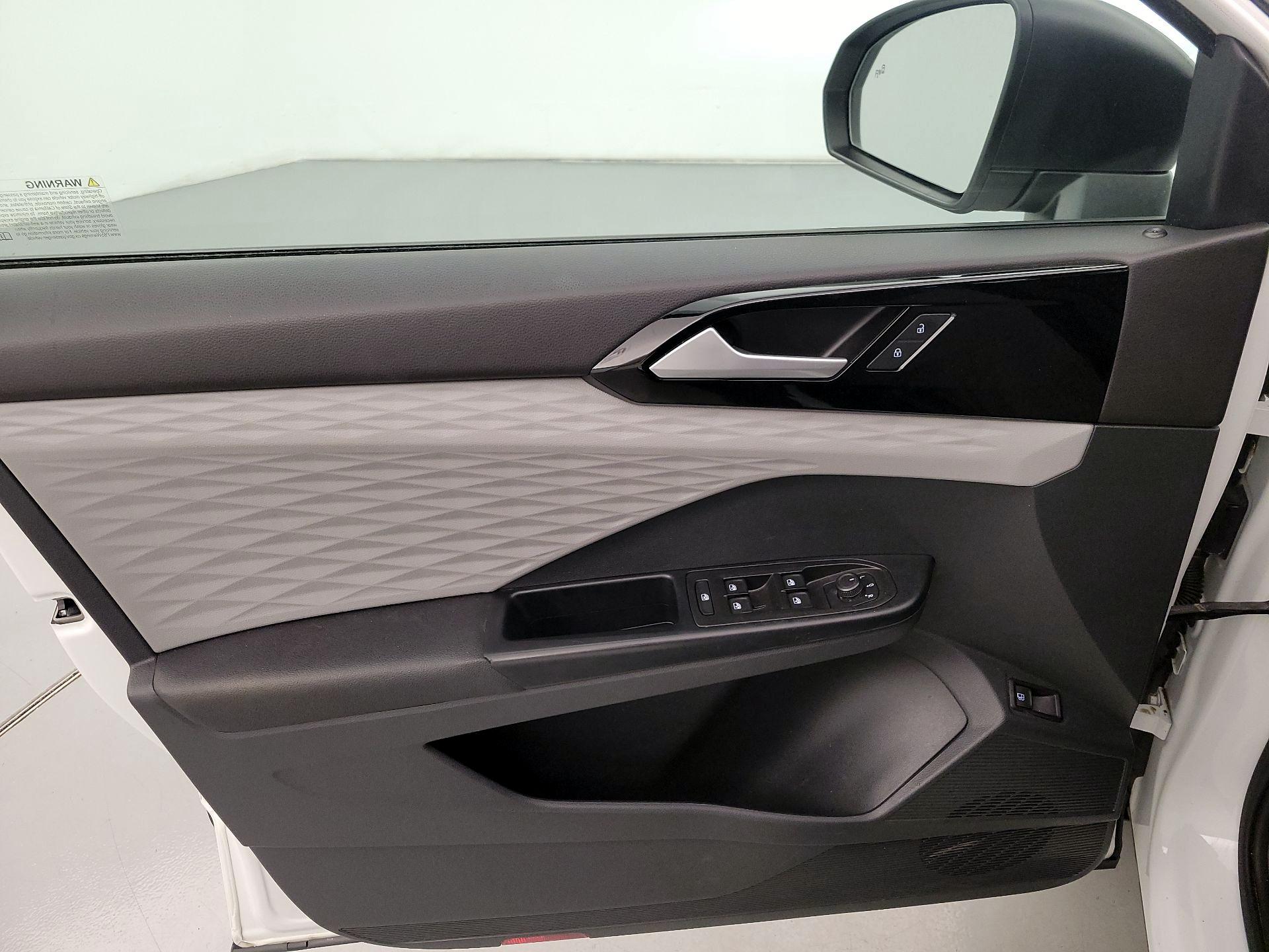 Thumbnail: 2023 Volkswagen Taos - 12