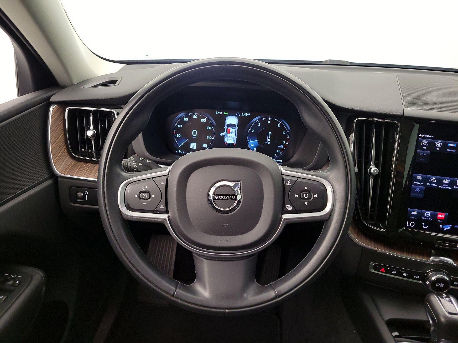 Thumbnail: 2021 Volvo XC60 - 10