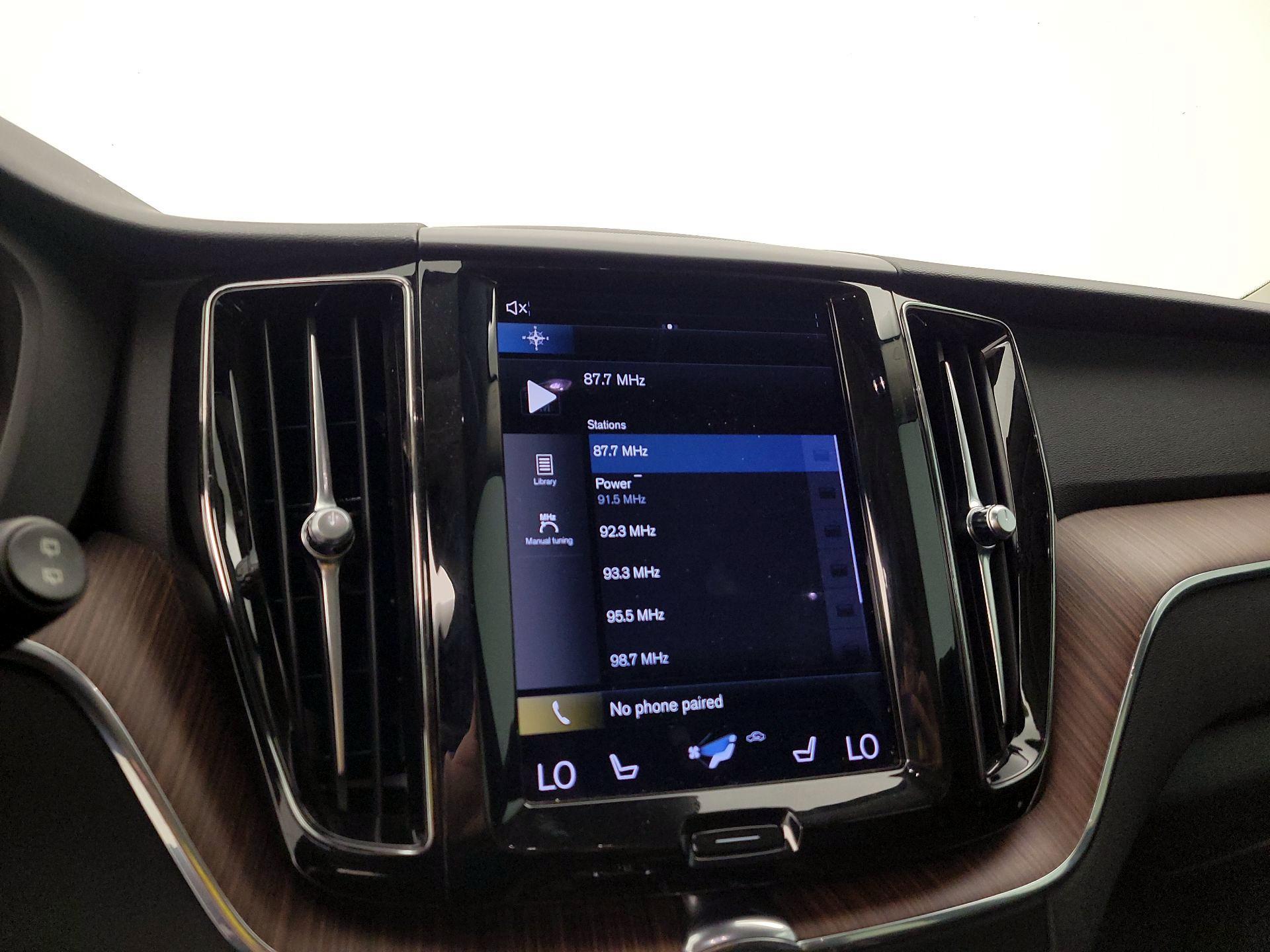 Thumbnail: 2021 Volvo XC60 - 15