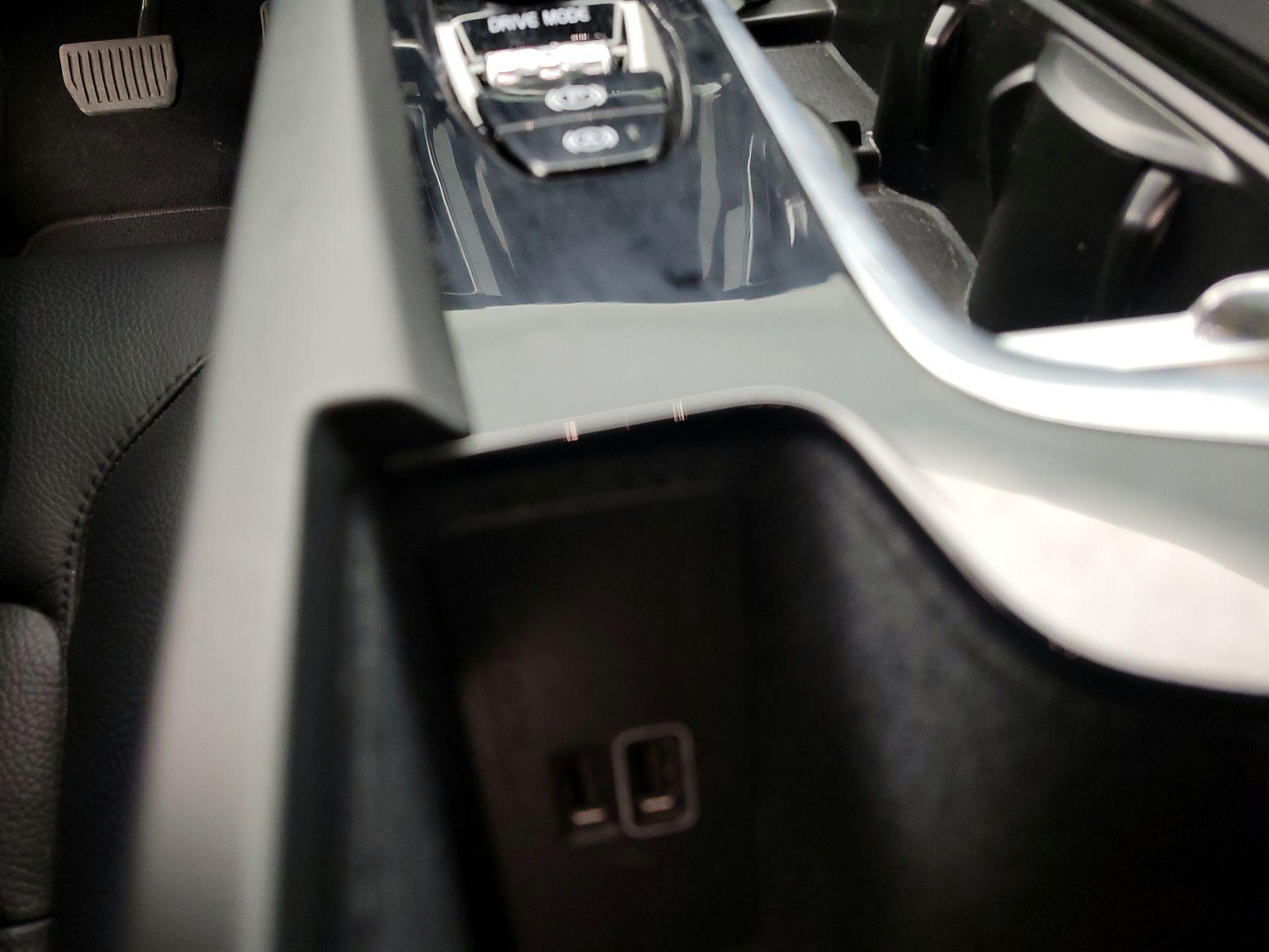 Thumbnail: 2021 Volvo XC60 - 18