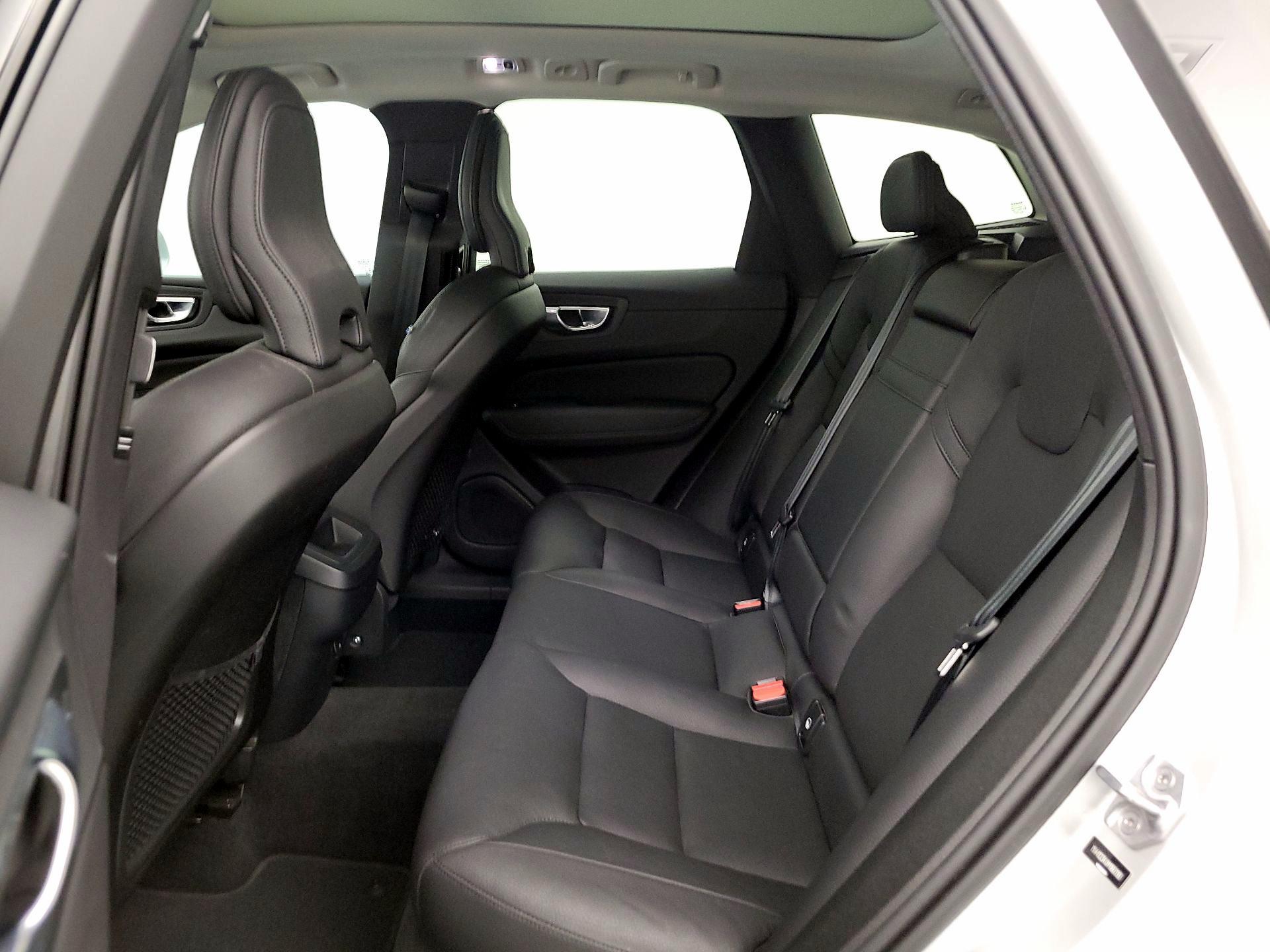 Thumbnail: 2021 Volvo XC60 - 20