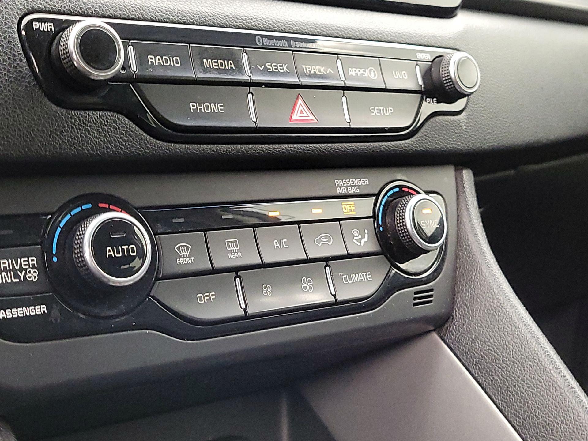 Thumbnail: 2019 Kia Niro - 16