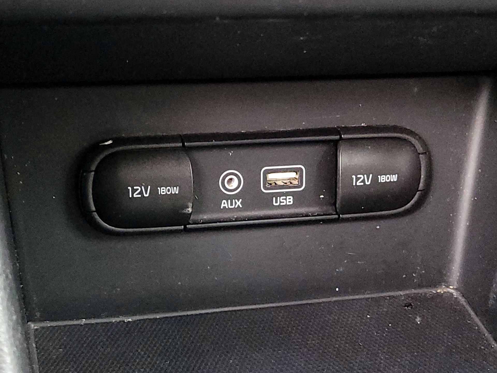 Thumbnail: 2019 Kia Niro - 18