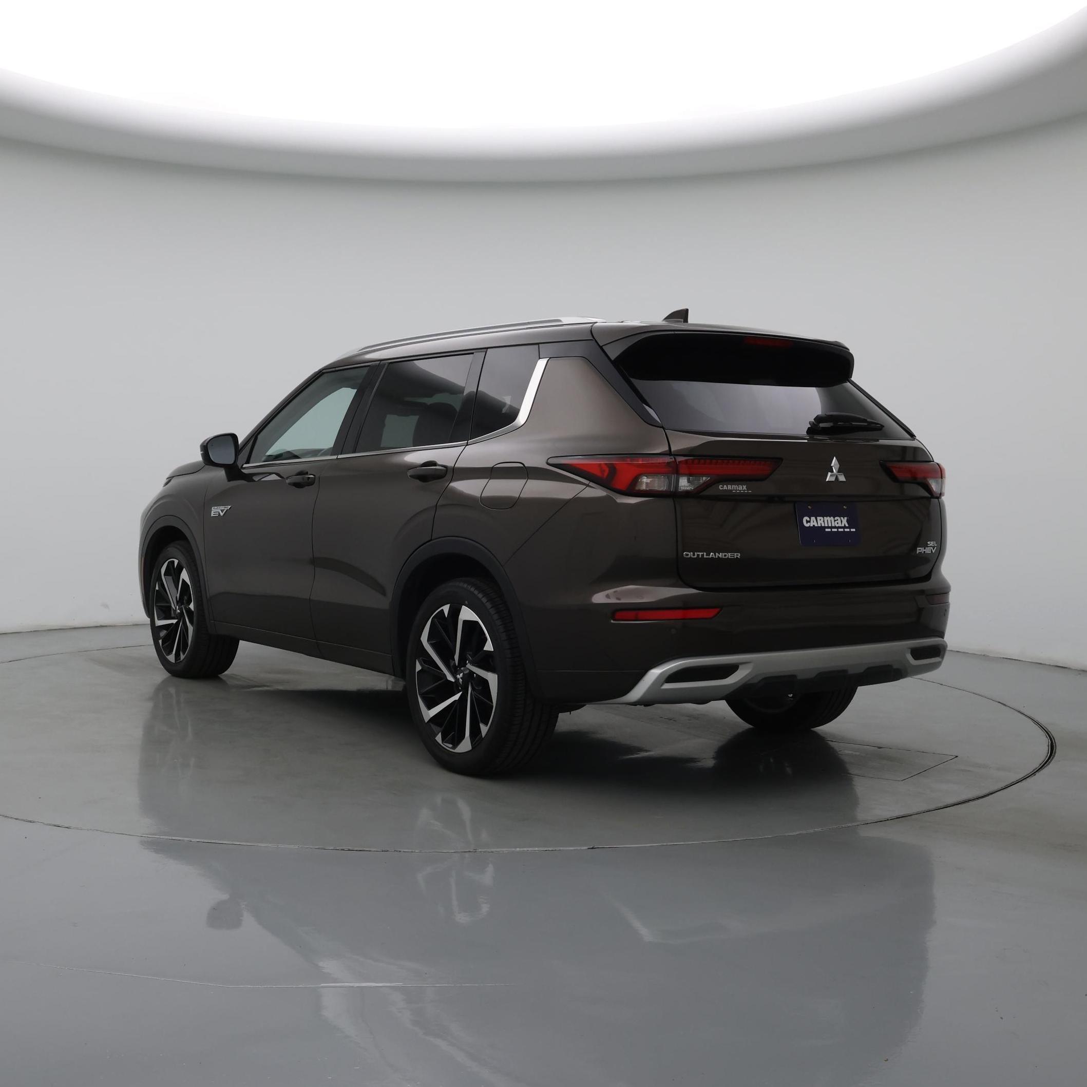 Thumbnail: 2023 Mitsubishi Outlander - 2