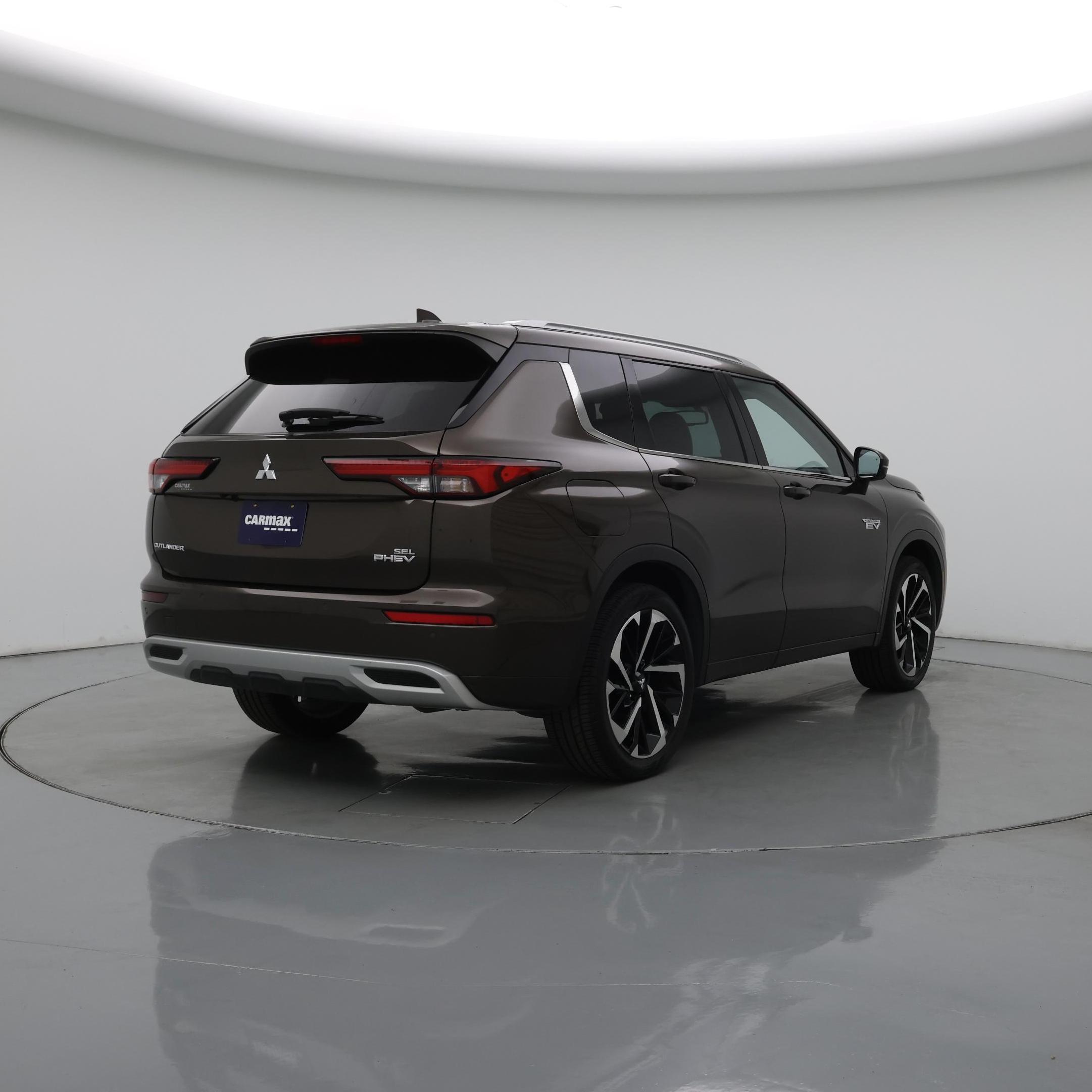 Thumbnail: 2023 Mitsubishi Outlander - 8