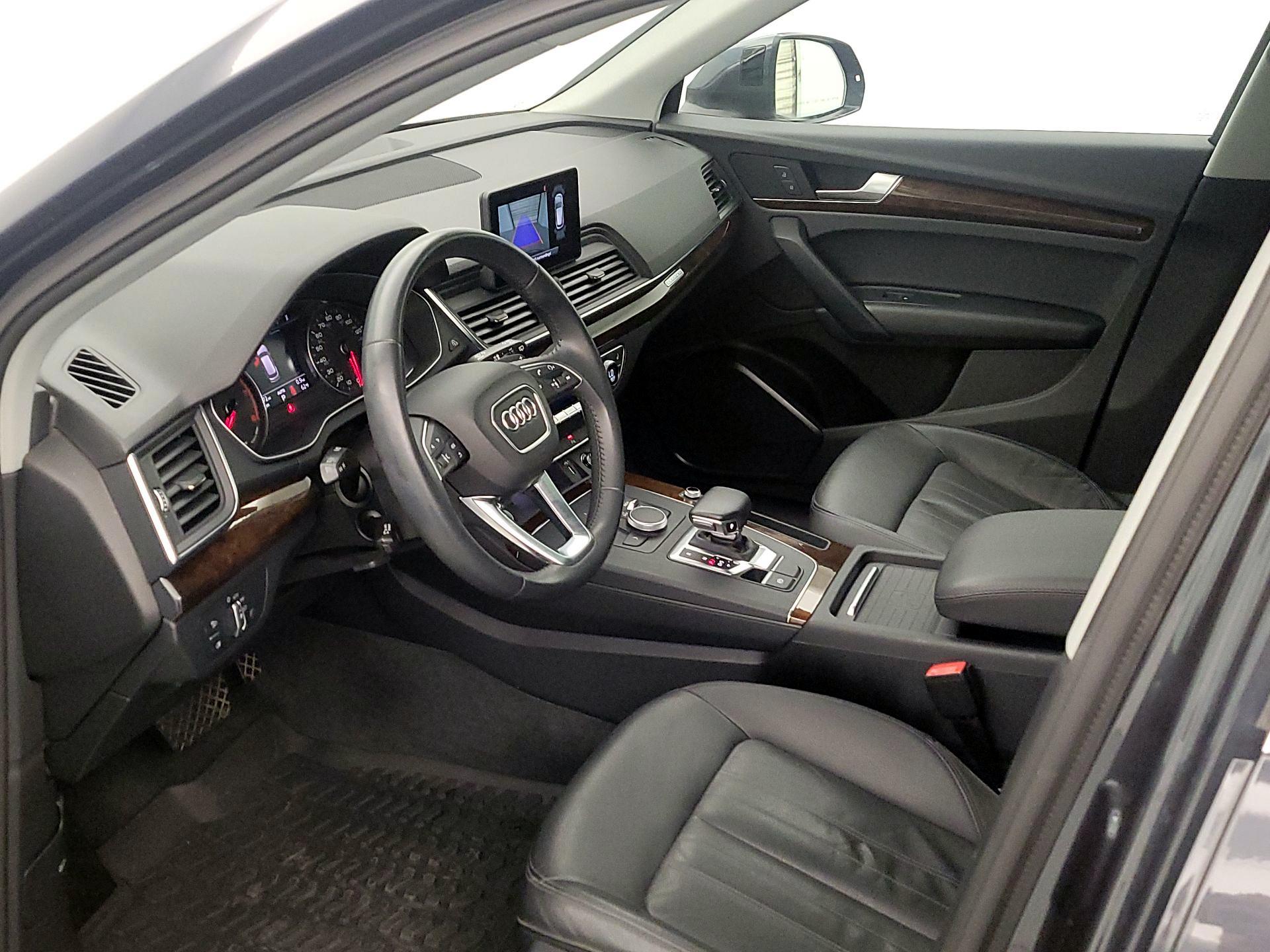 Thumbnail: 2020 Audi Q5 - 11