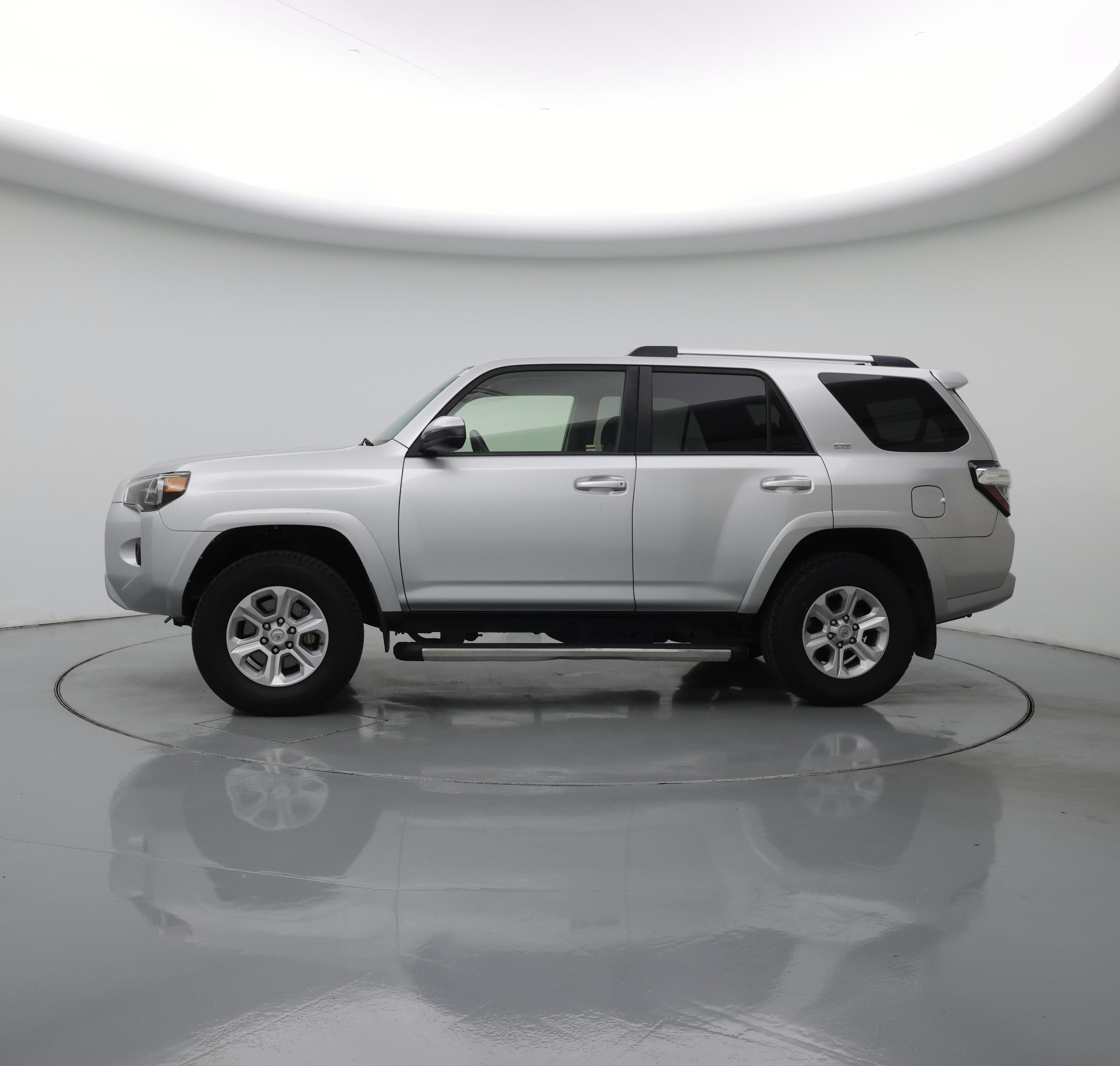 Thumbnail: 2019 Toyota 4Runner - 3