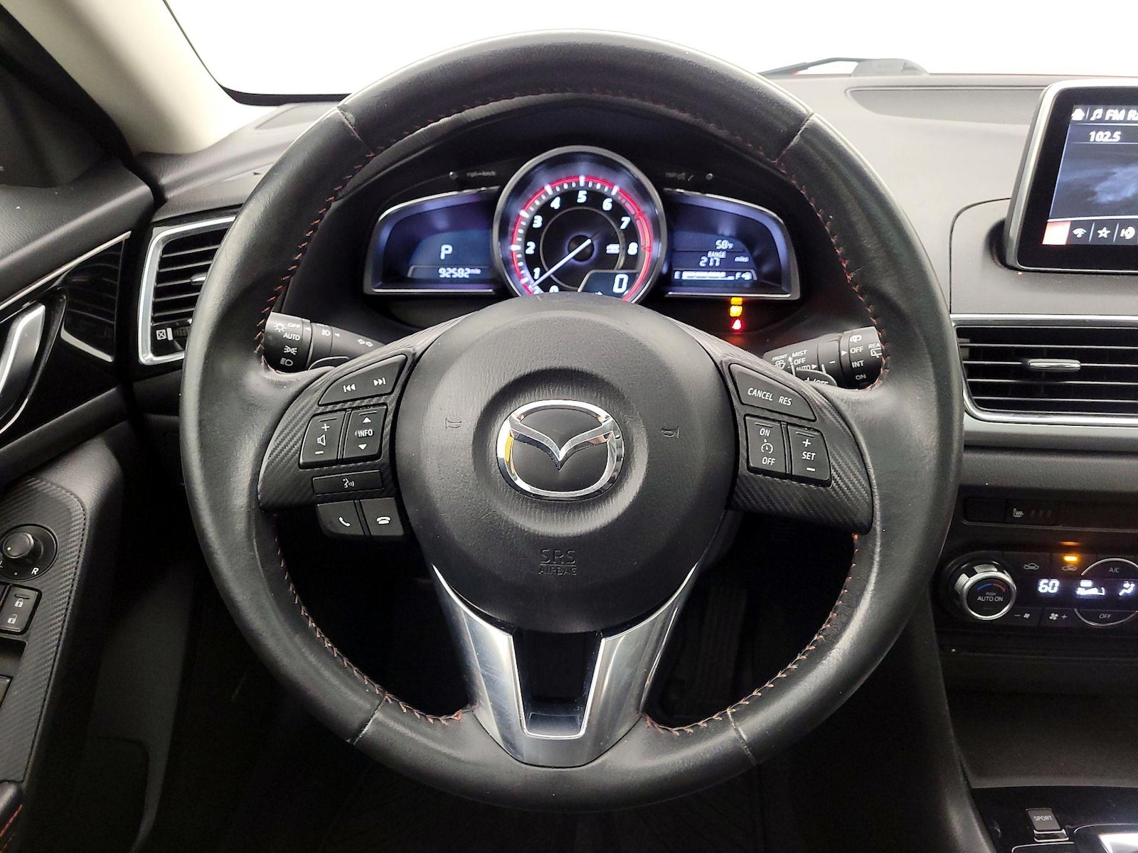 2016 Mazda MAZDA3 s Grand Touring - Photo 11