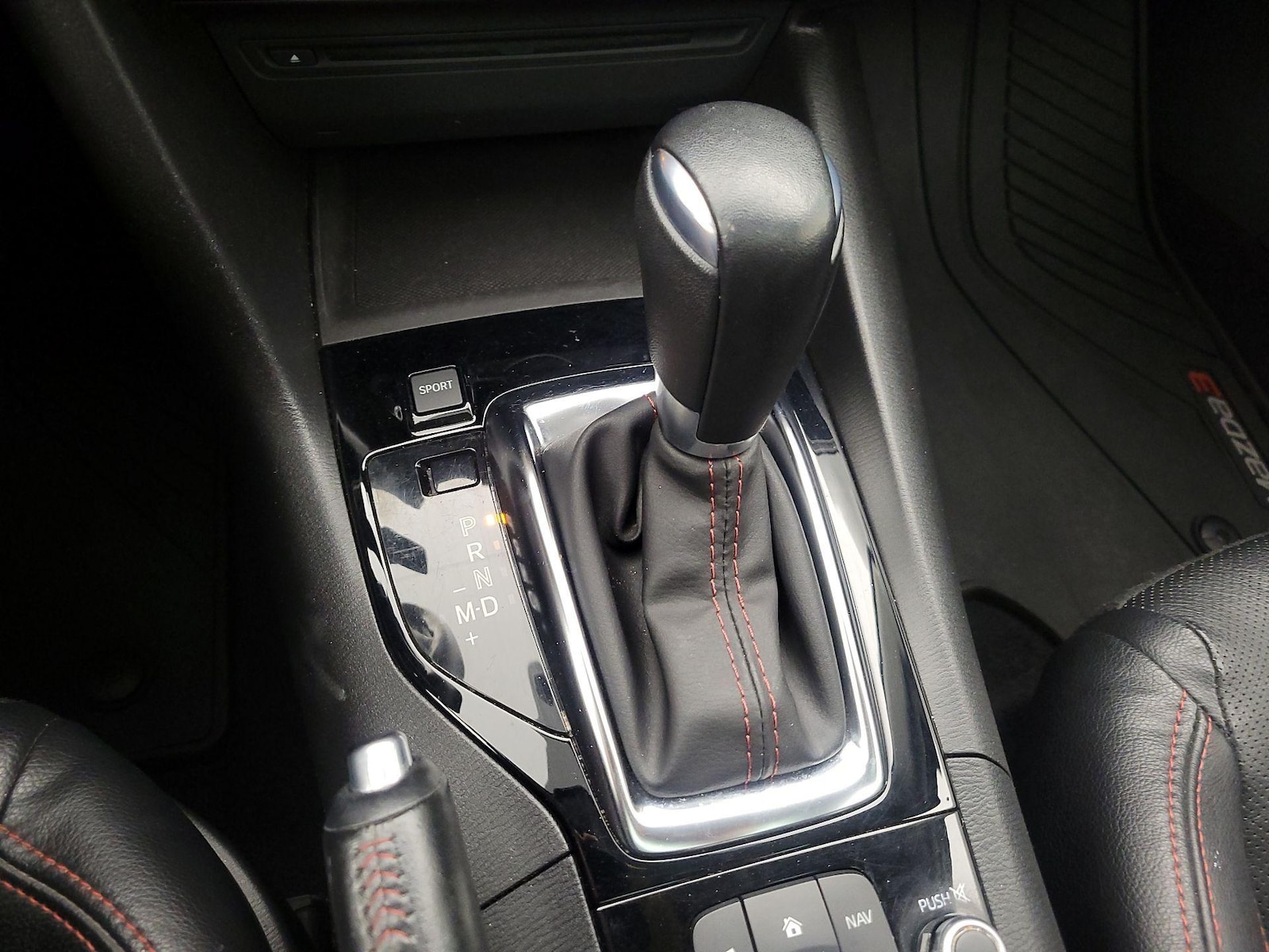2016 Mazda MAZDA3 s Grand Touring - Photo 18