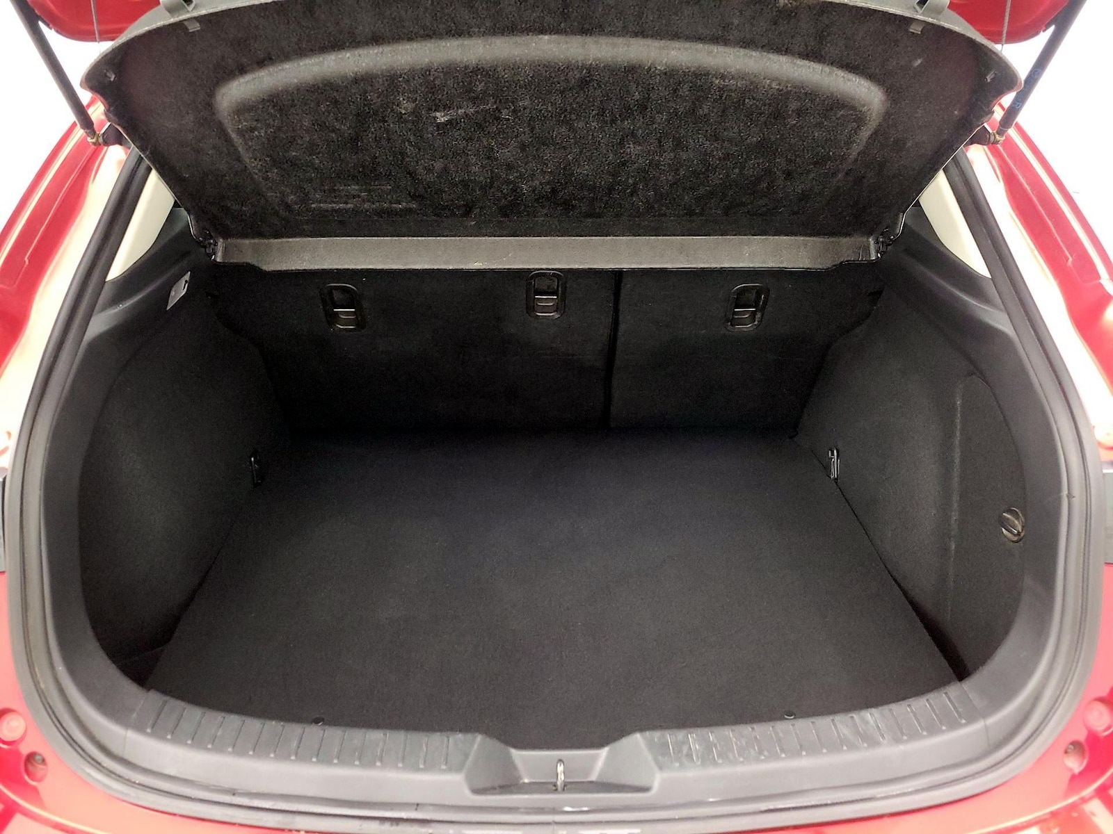 2016 Mazda MAZDA3 s Grand Touring - Photo 21