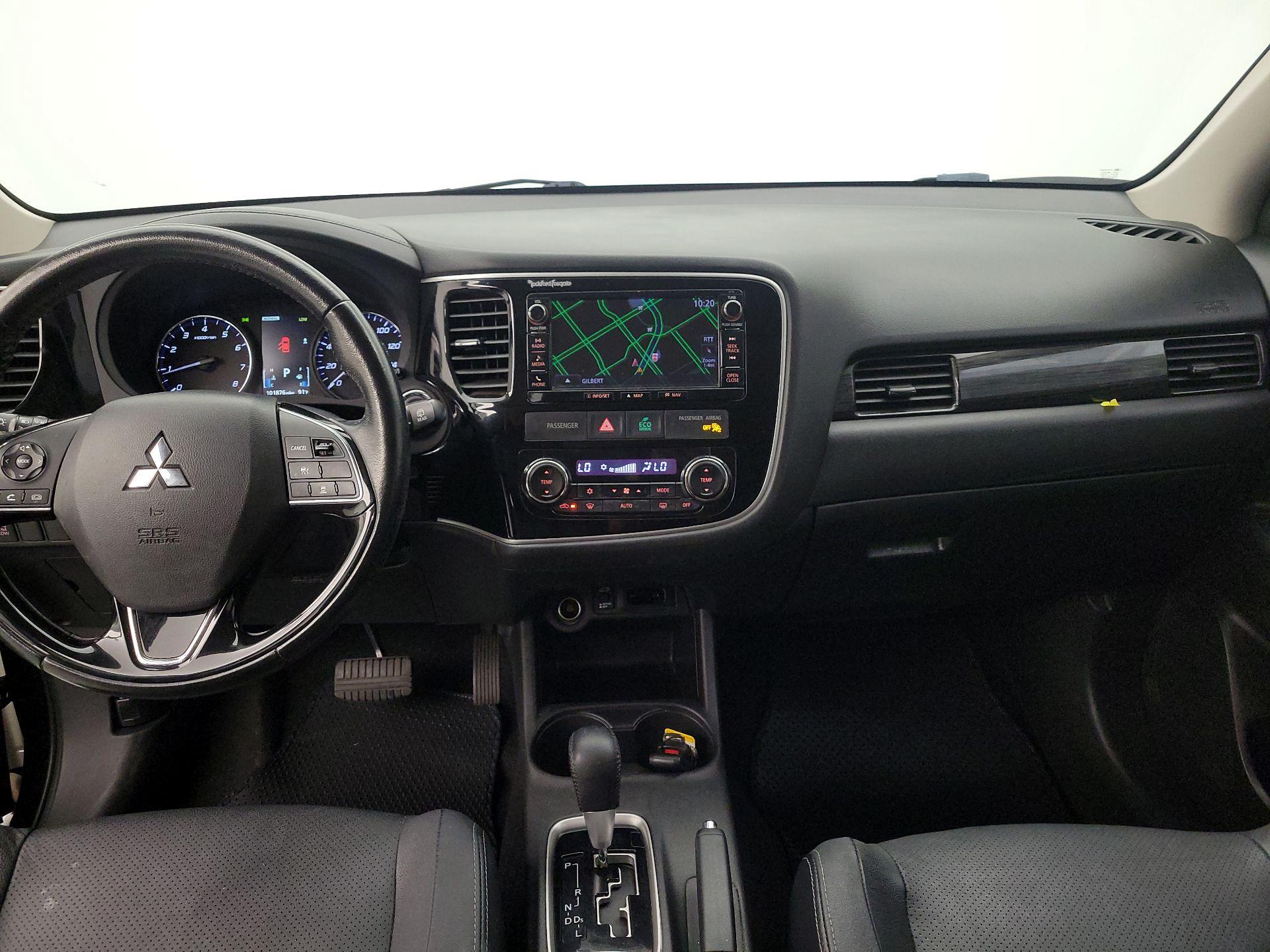 Thumbnail: 2016 Mitsubishi Outlander - 9