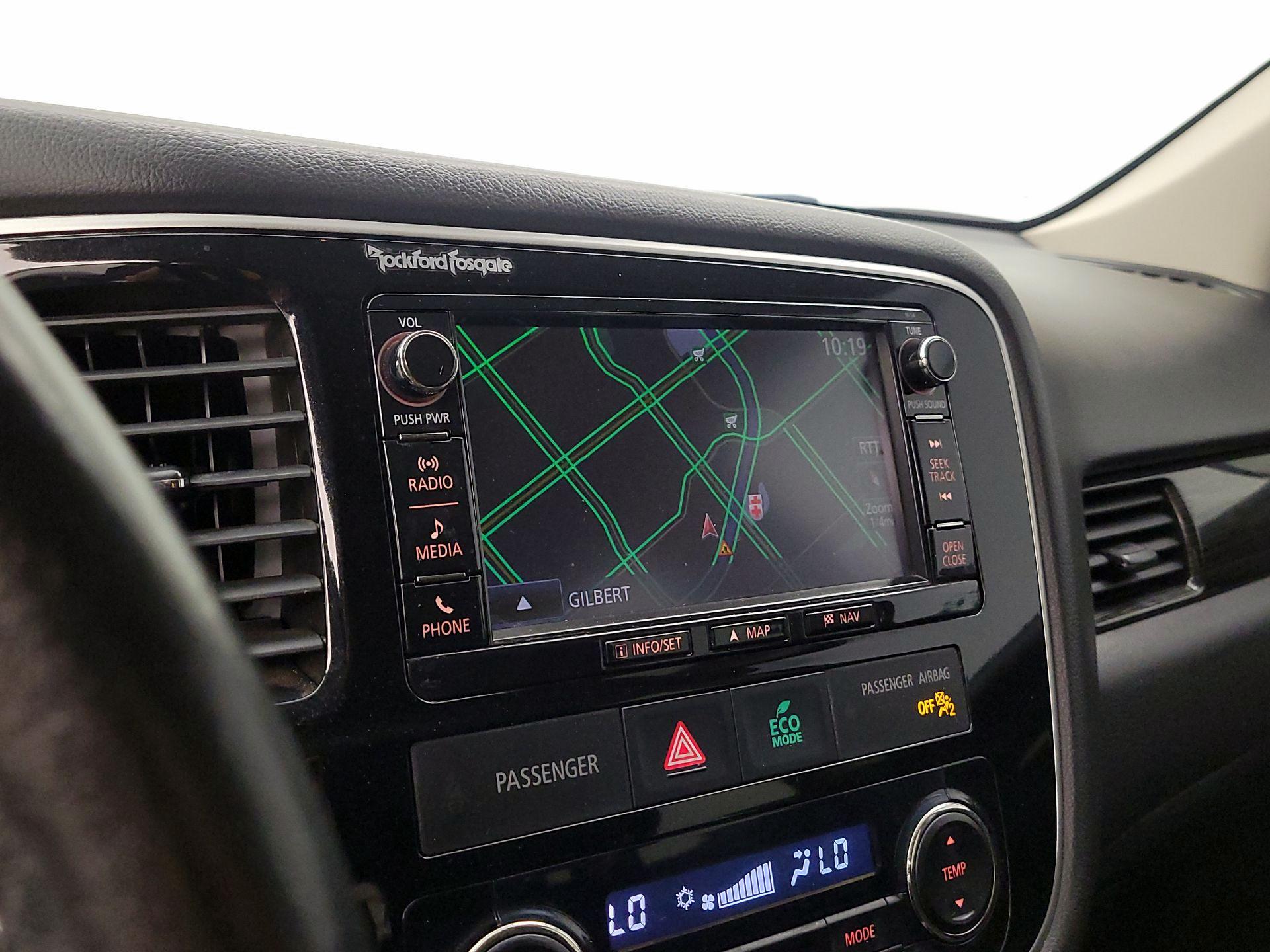 Thumbnail: 2016 Mitsubishi Outlander - 14