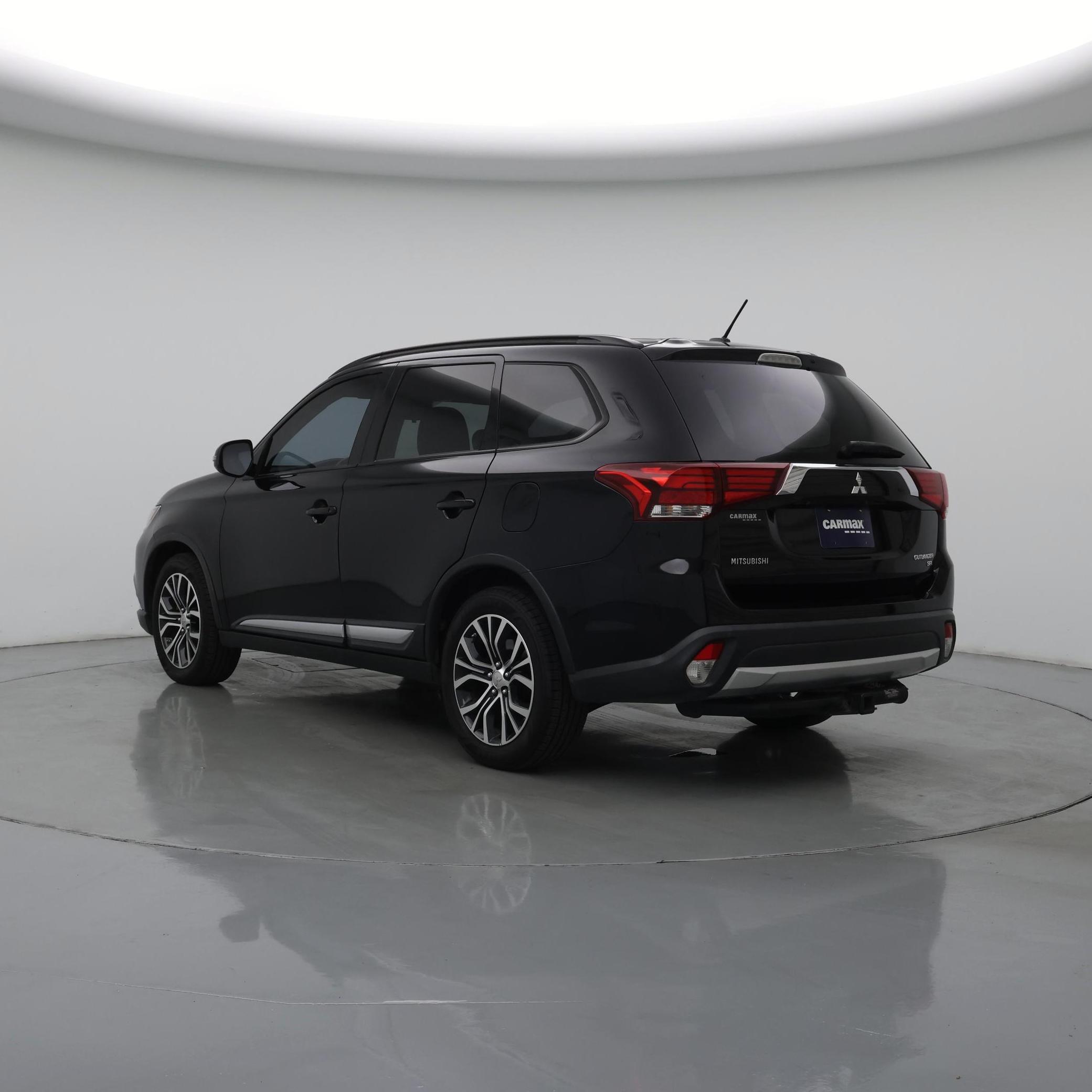 Thumbnail: 2016 Mitsubishi Outlander - 2