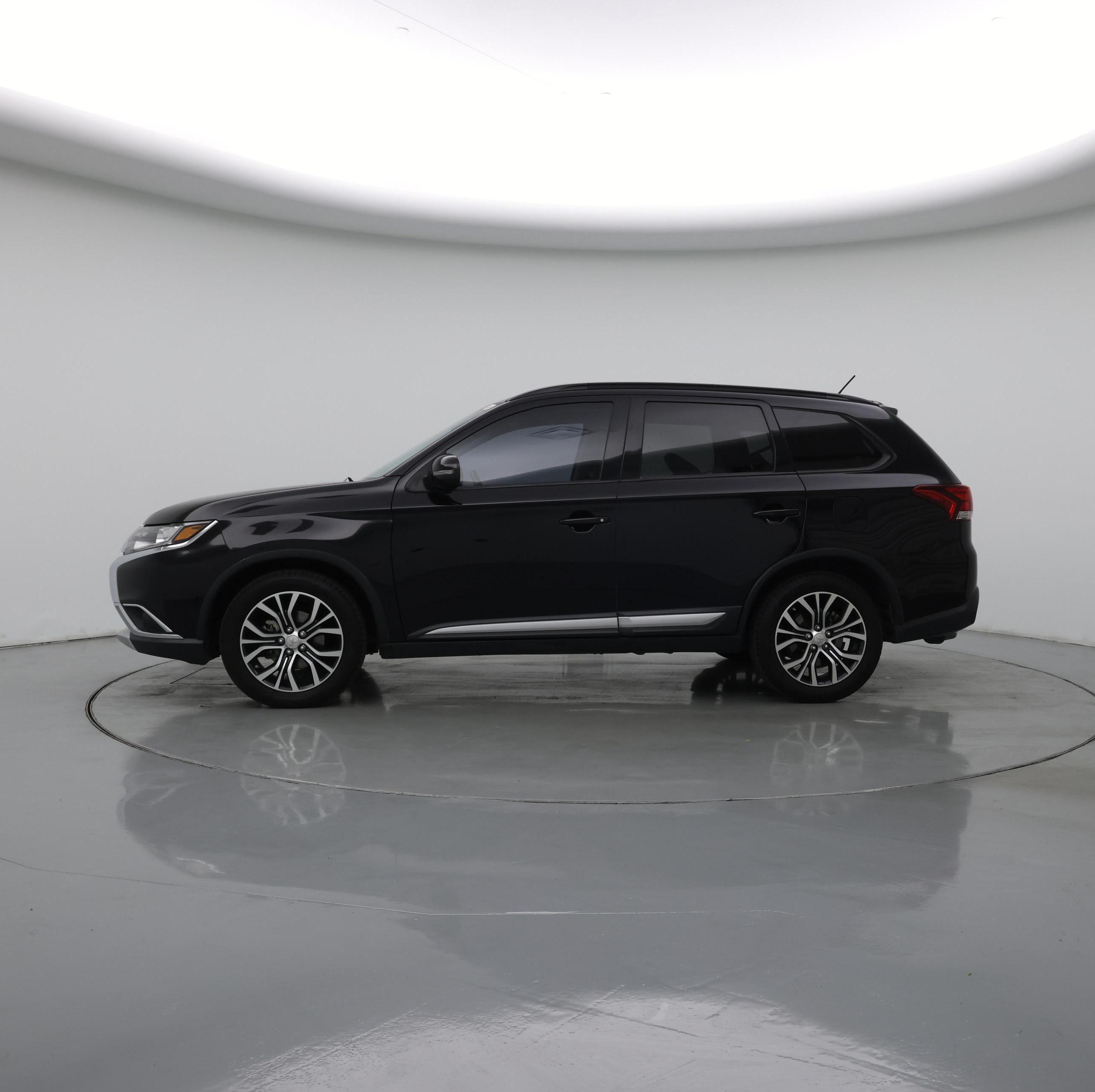 Thumbnail: 2016 Mitsubishi Outlander - 3