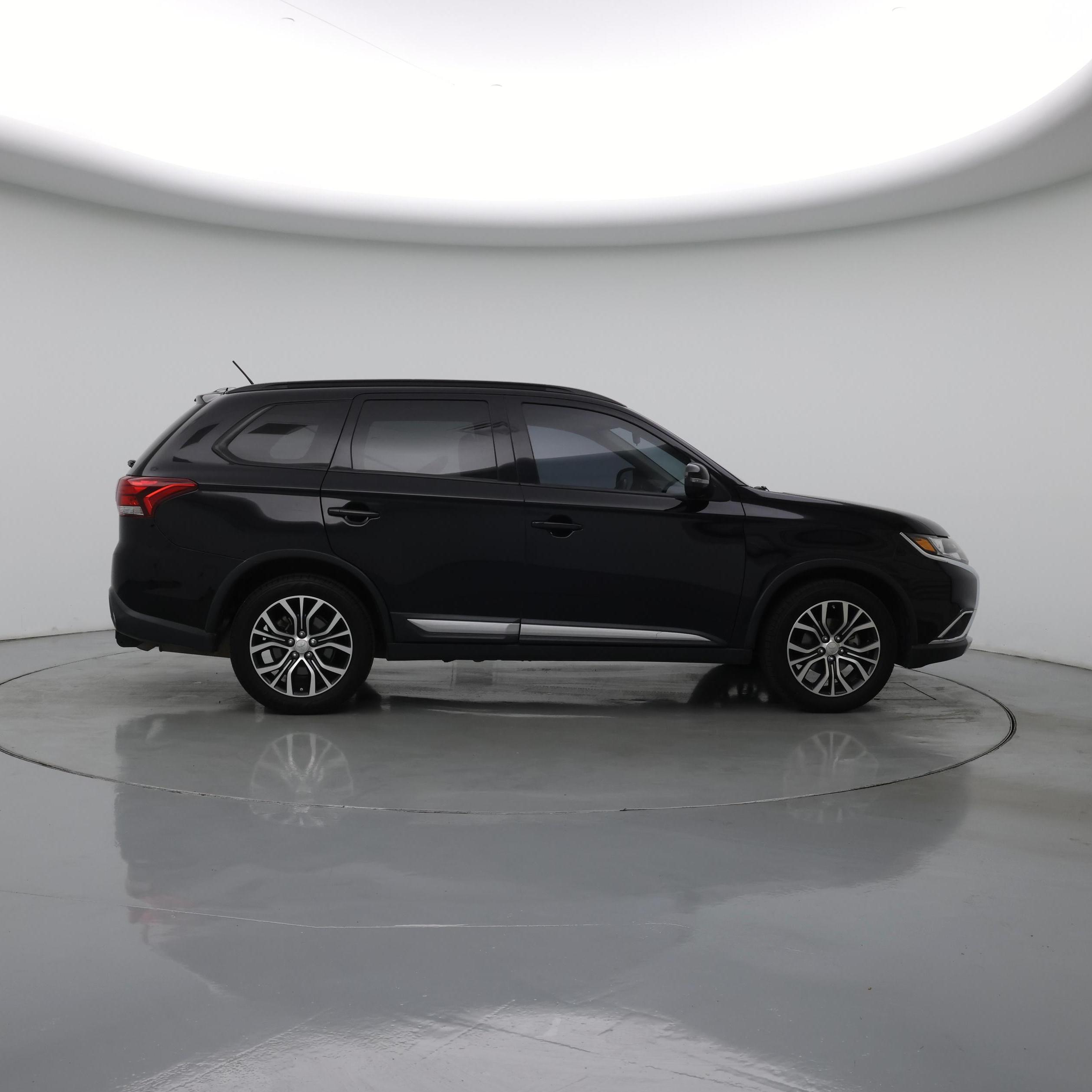 Thumbnail: 2016 Mitsubishi Outlander - 7