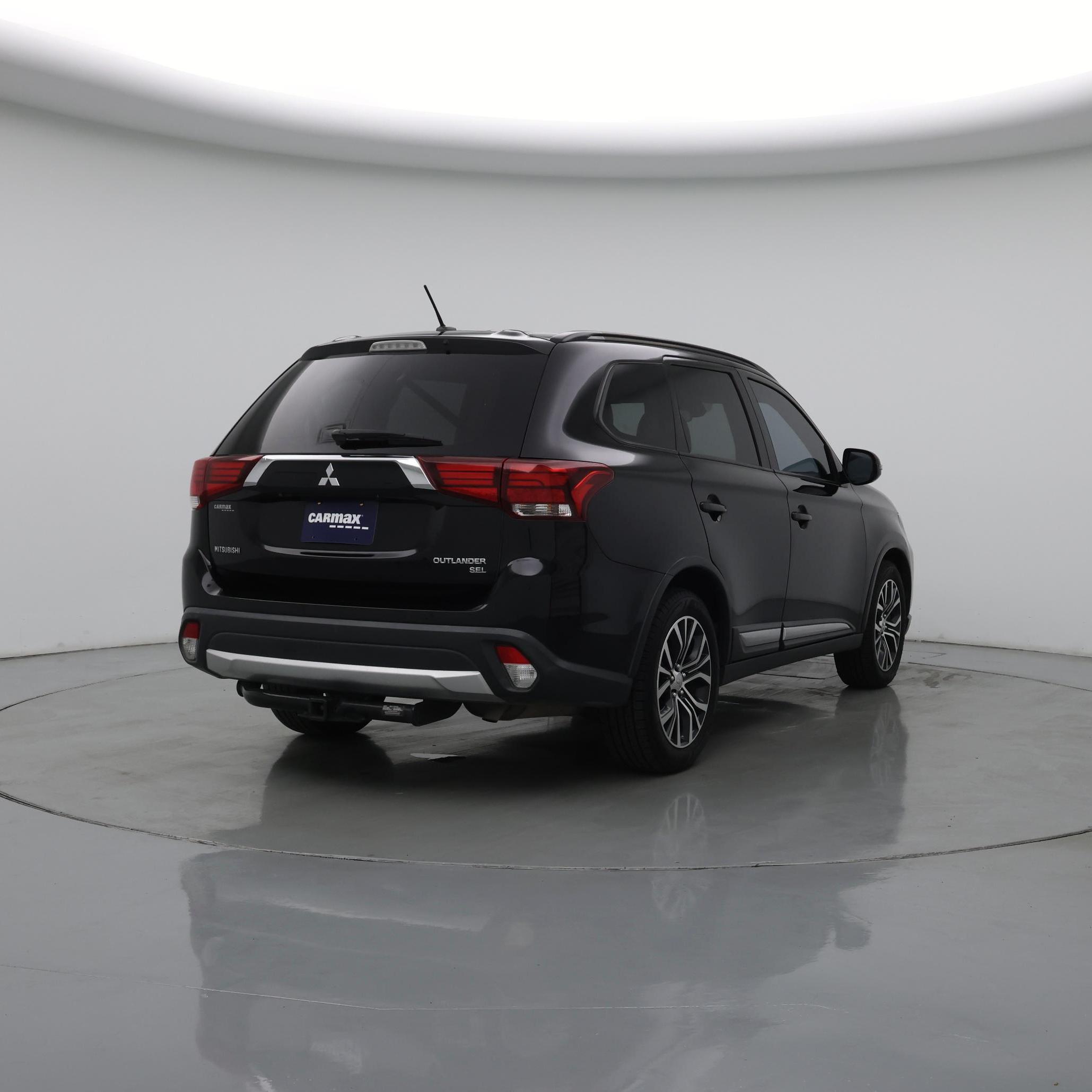 Thumbnail: 2016 Mitsubishi Outlander - 8