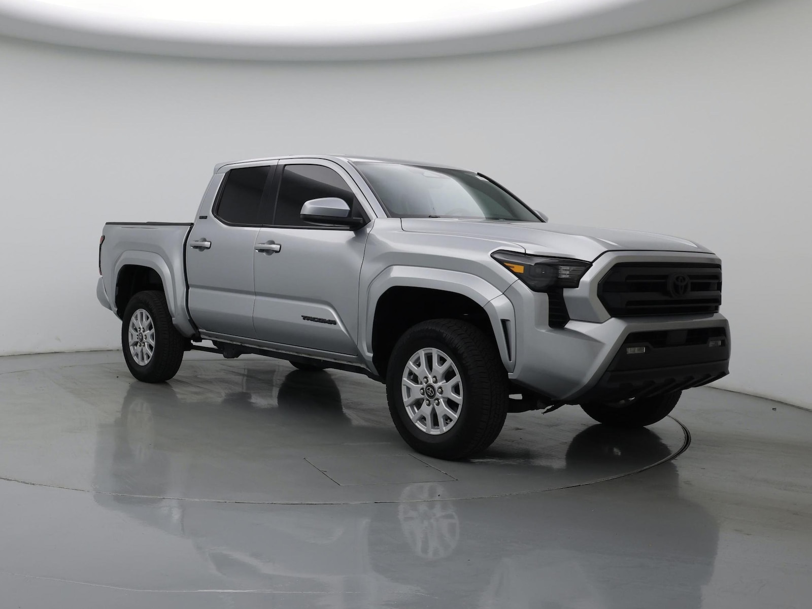 2025 Toyota Tacoma SR5 - Photo 2