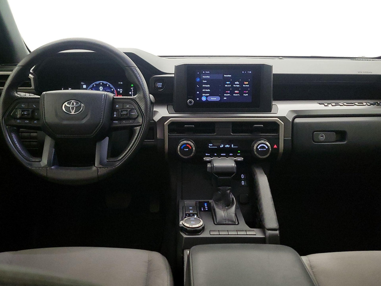 2025 Toyota Tacoma SR5 - Photo 10