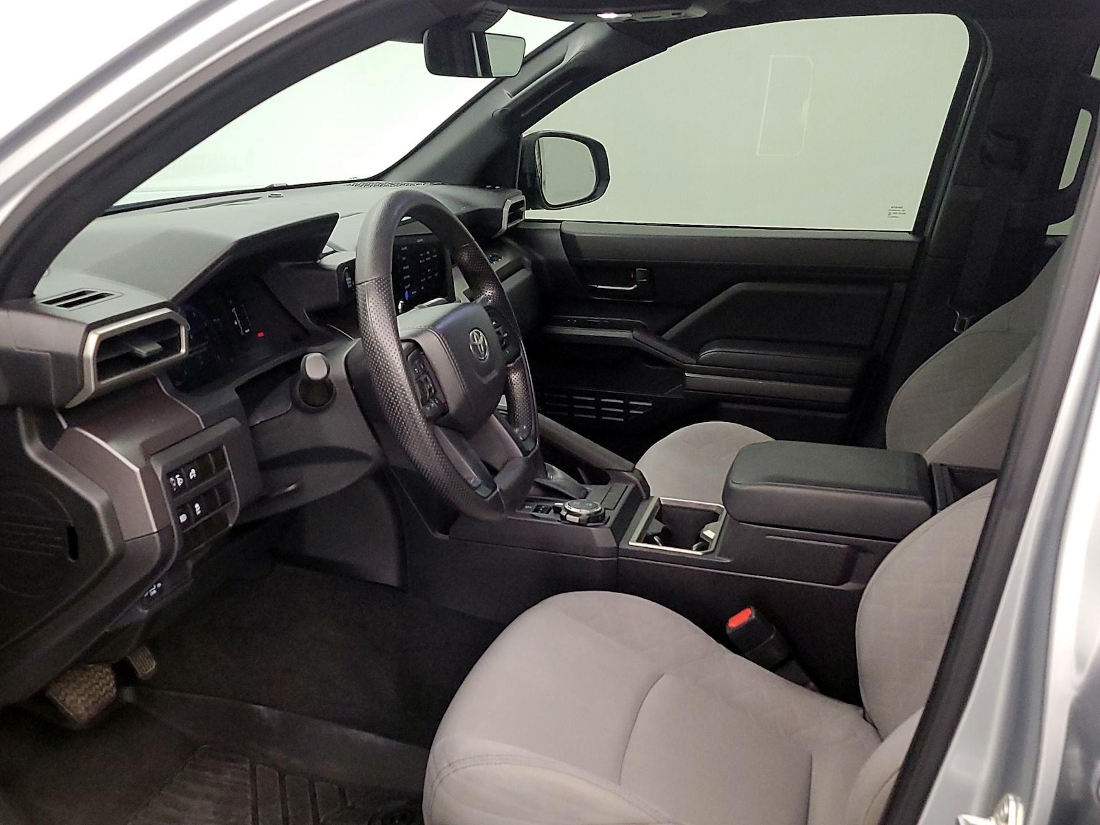 2025 Toyota Tacoma SR5 - Photo 12