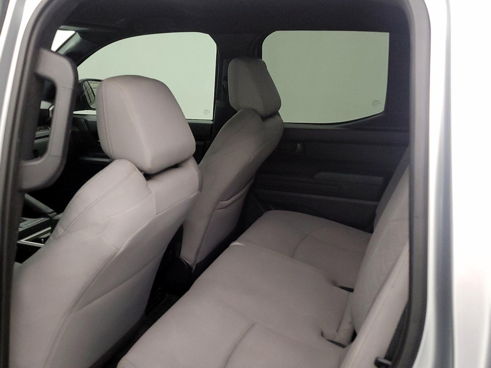 2025 Toyota Tacoma SR5 - Photo 20