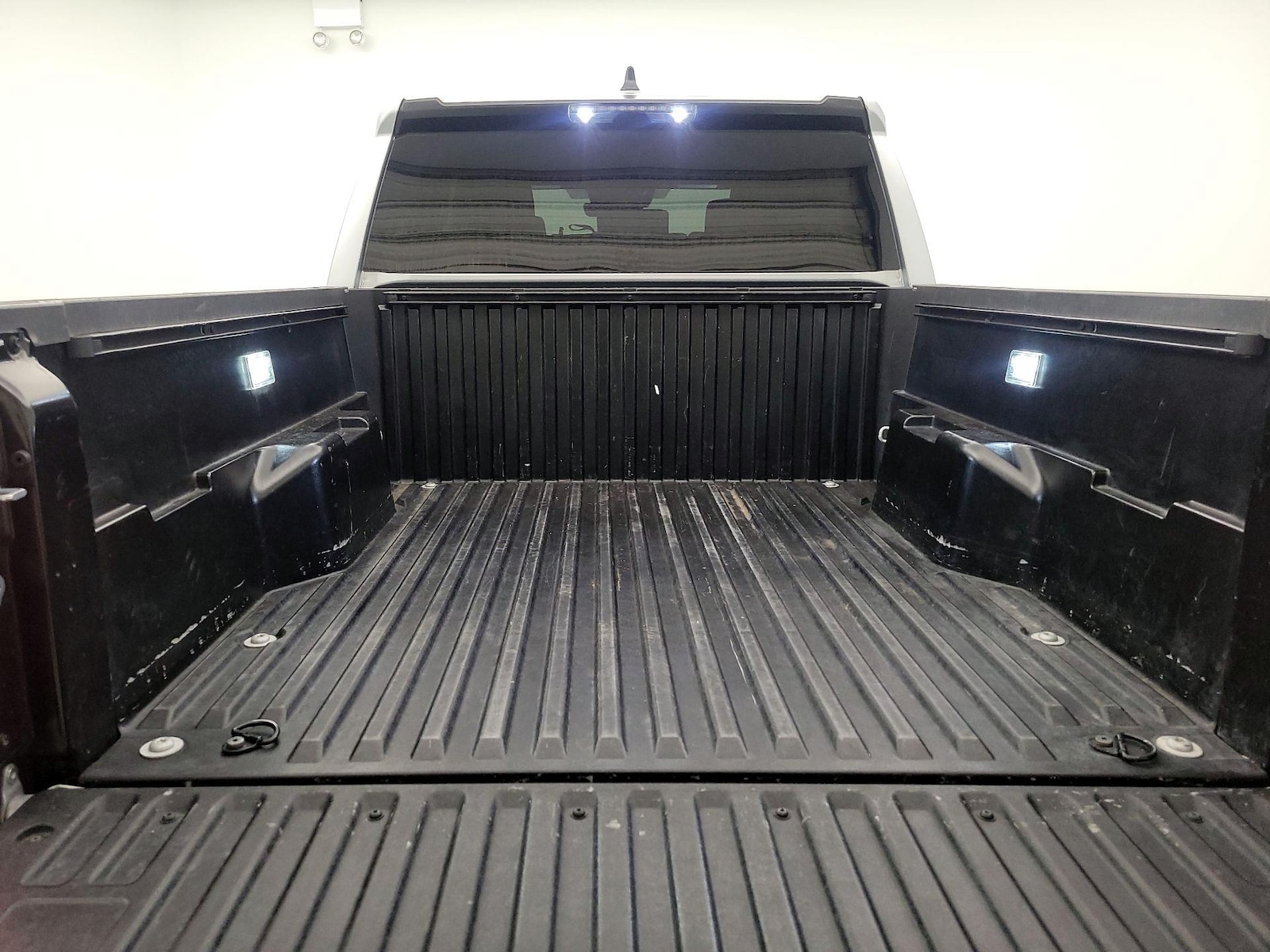2025 Toyota Tacoma SR5 - Photo 21