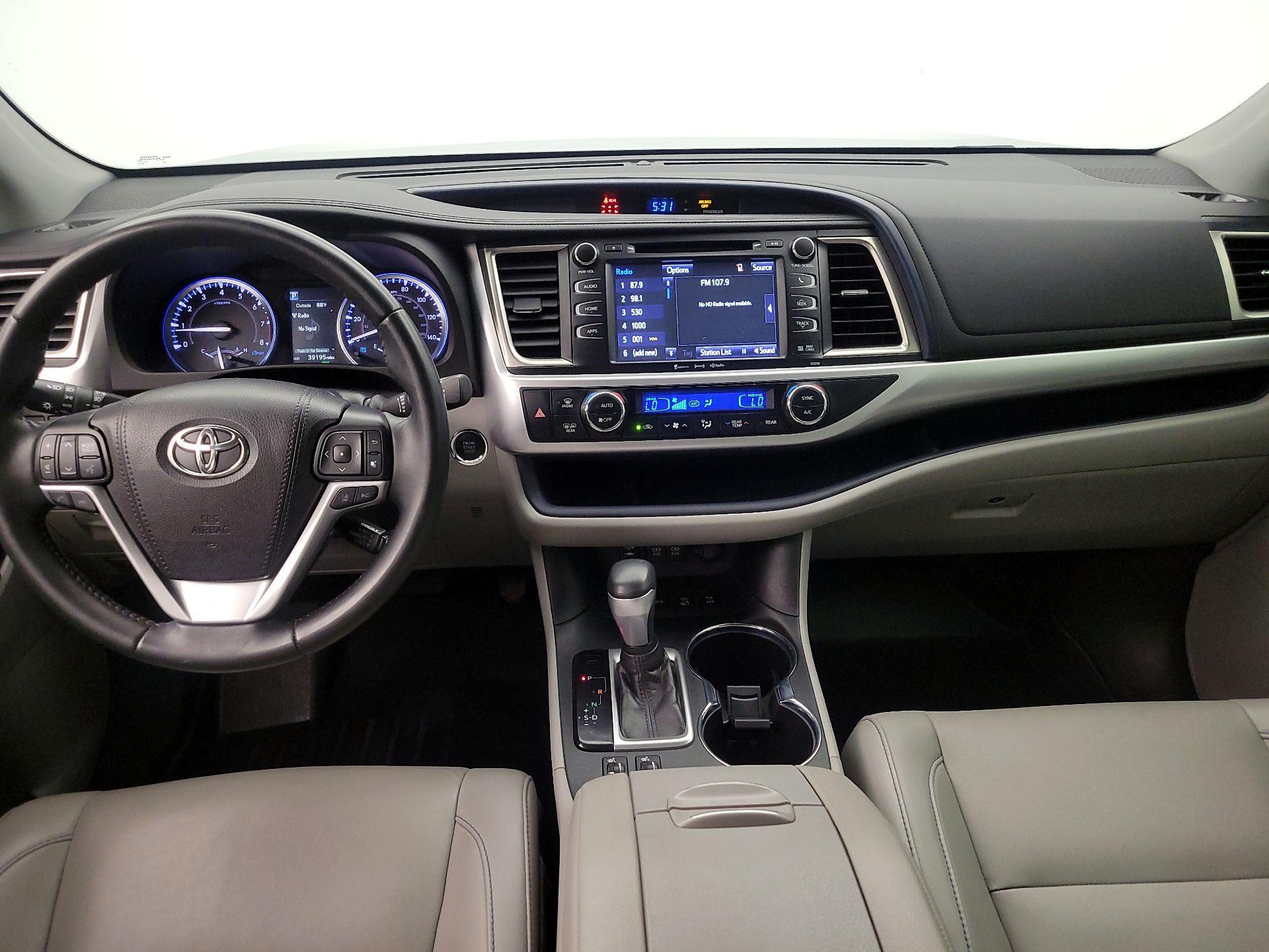 Thumbnail: 2019 Toyota Highlander - 9