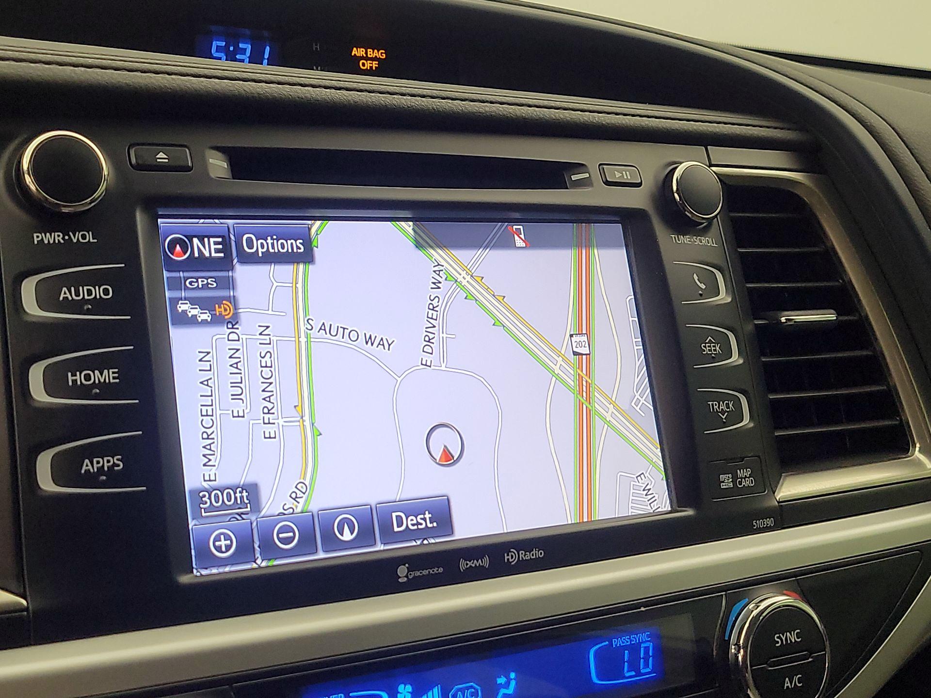 Thumbnail: 2019 Toyota Highlander - 14