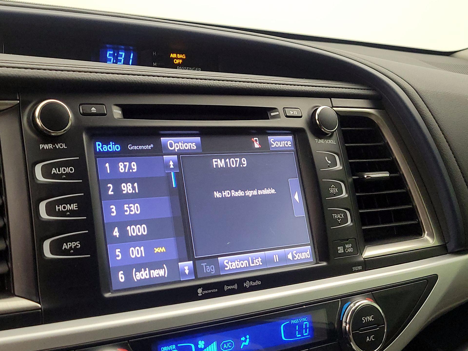 Thumbnail: 2019 Toyota Highlander - 16