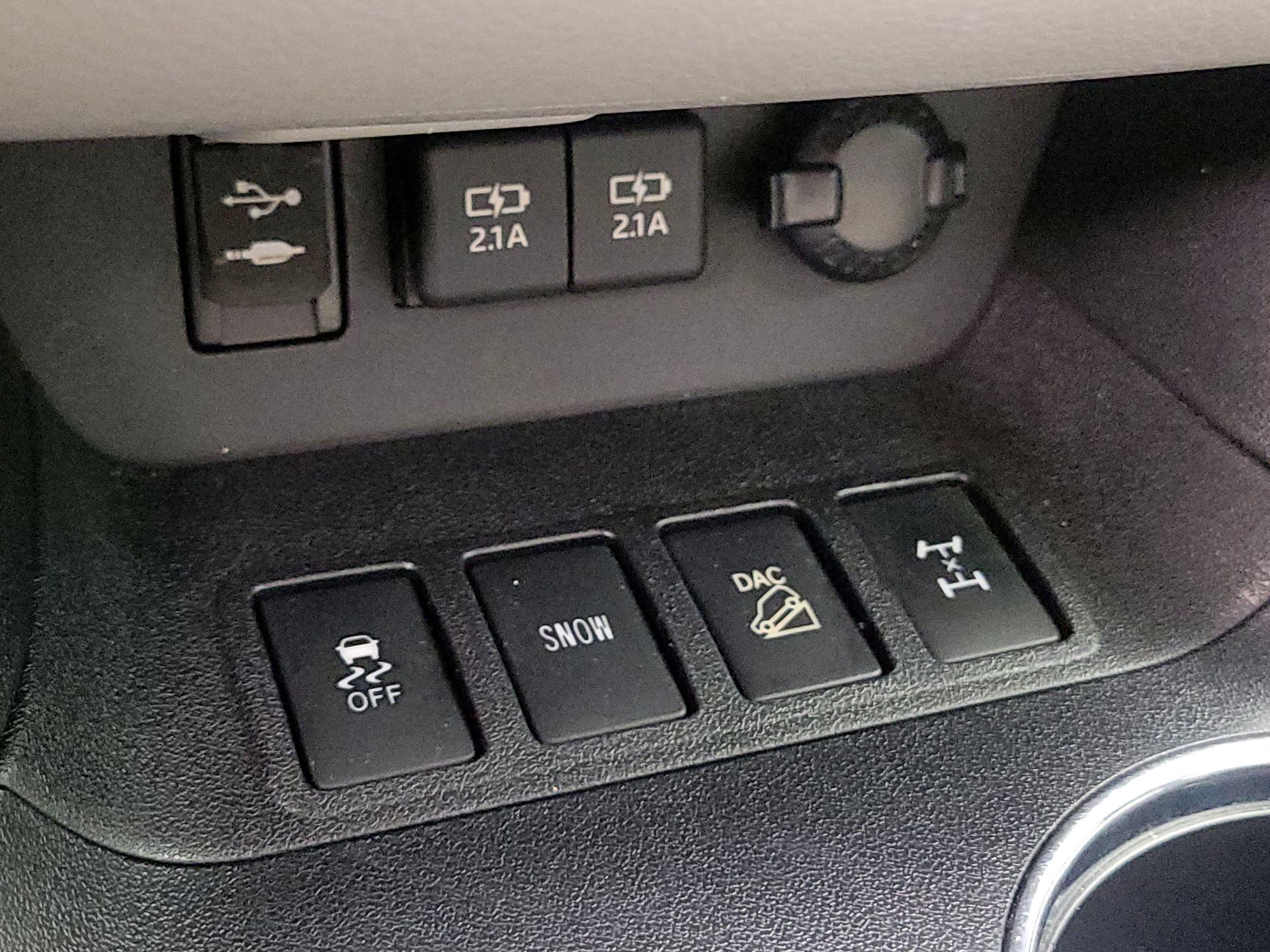 Thumbnail: 2019 Toyota Highlander - 19