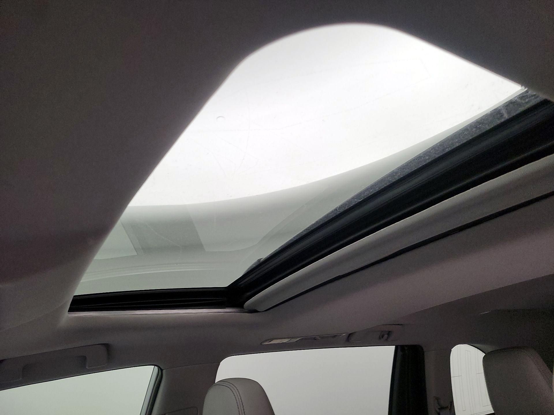 Thumbnail: 2019 Toyota Highlander - 20