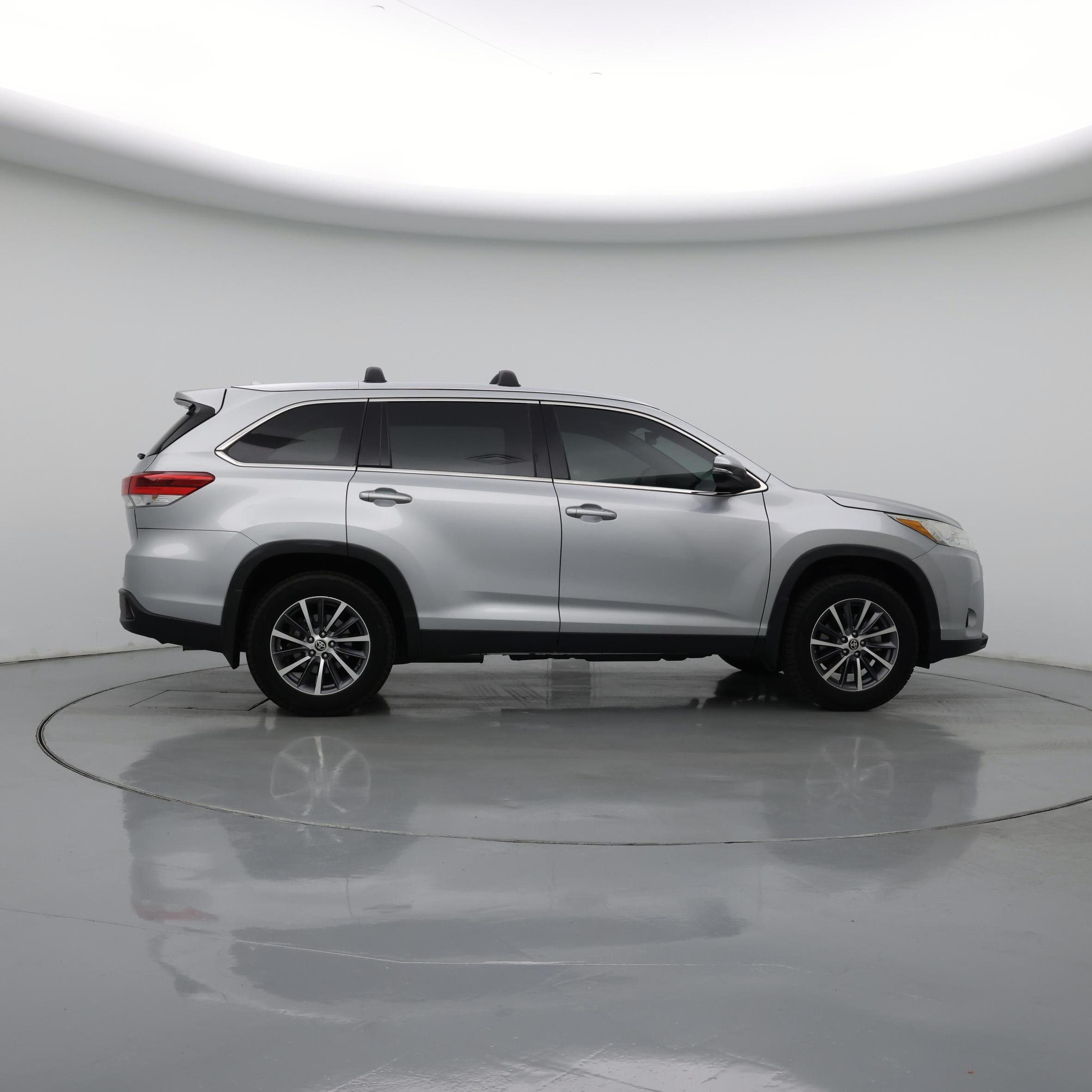 Thumbnail: 2019 Toyota Highlander - 7