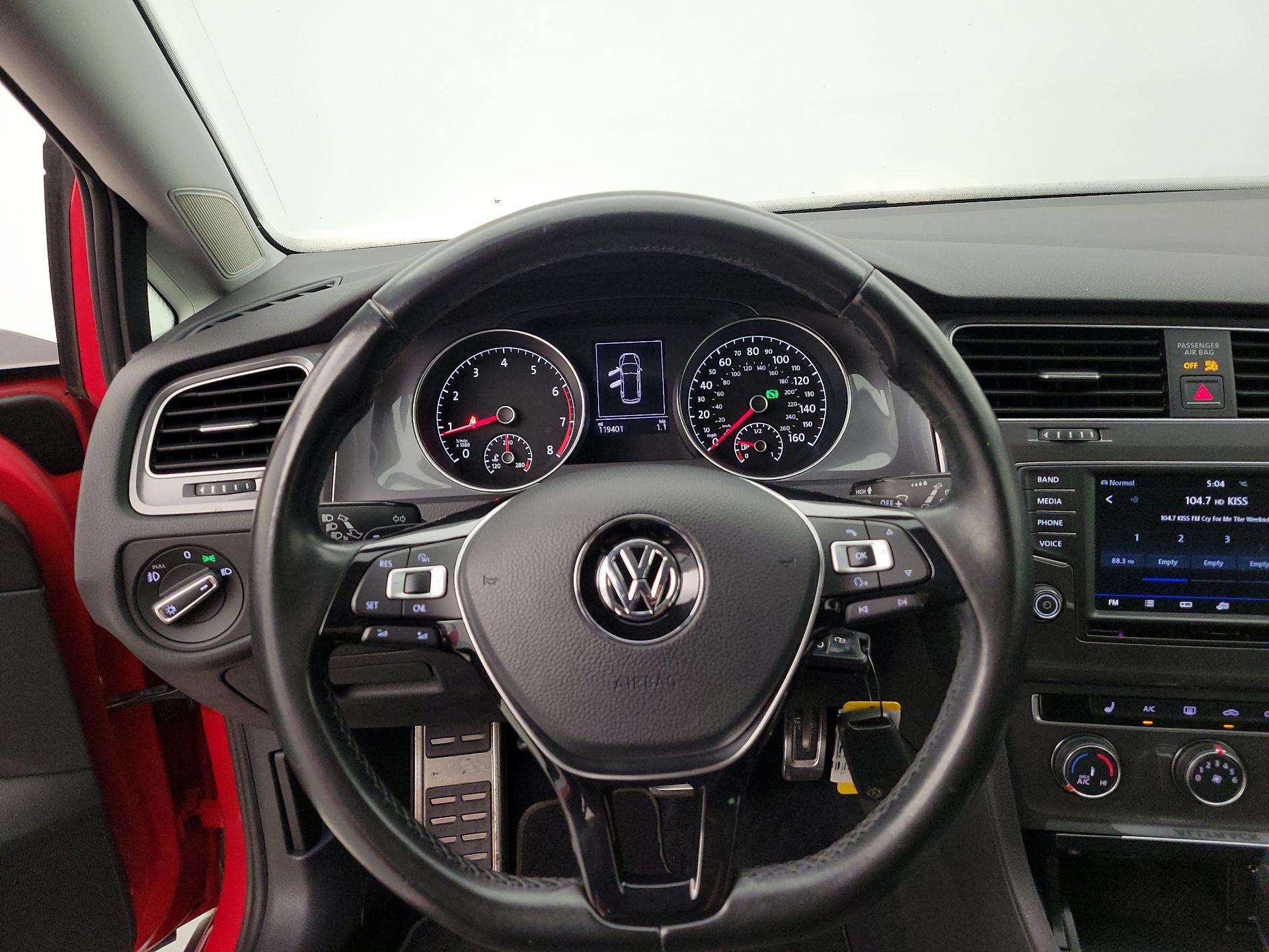 Thumbnail: 2017 Volkswagen Golf - 10