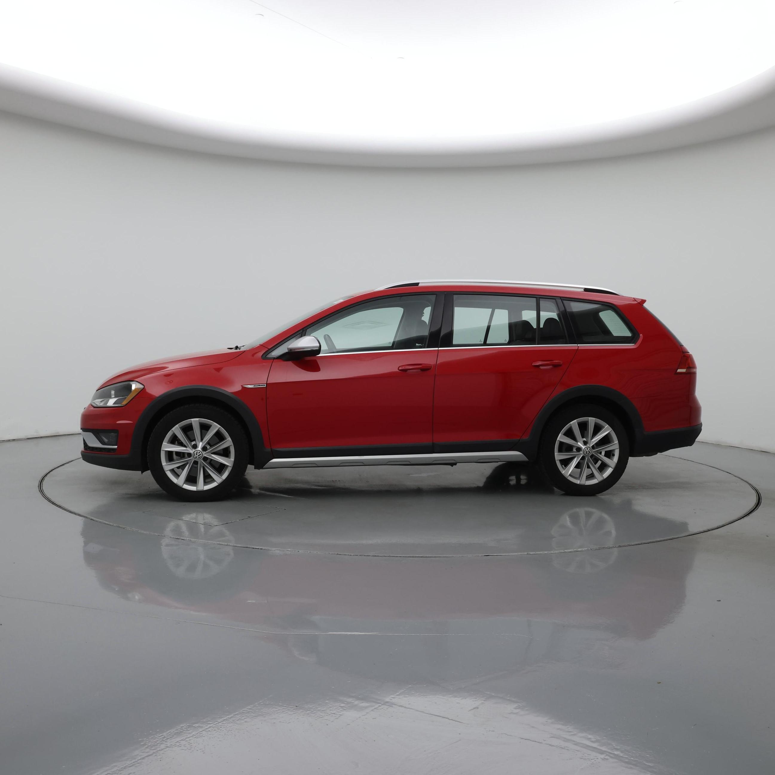 Thumbnail: 2017 Volkswagen Golf - 3