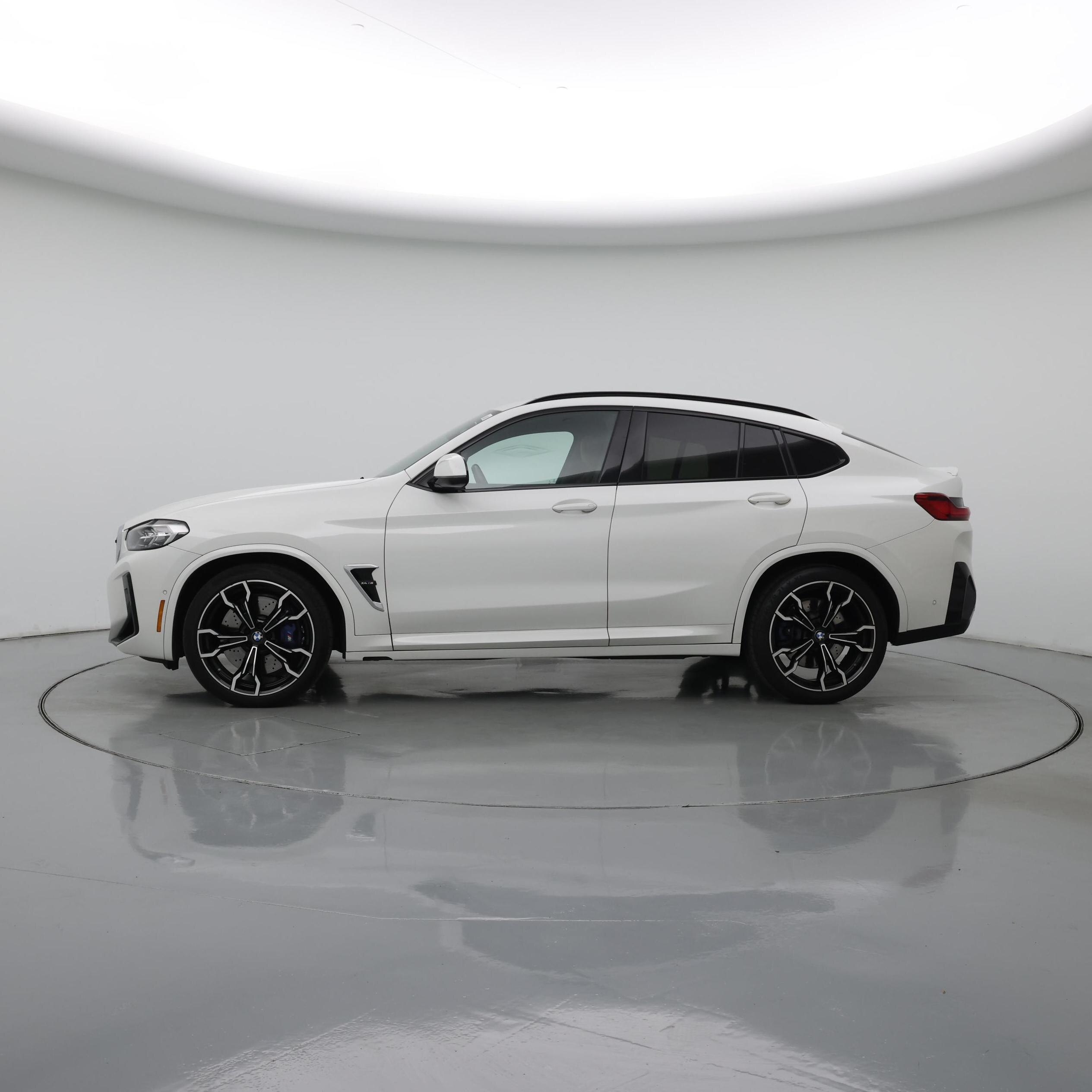 Thumbnail: 2022 BMW X4 - 3