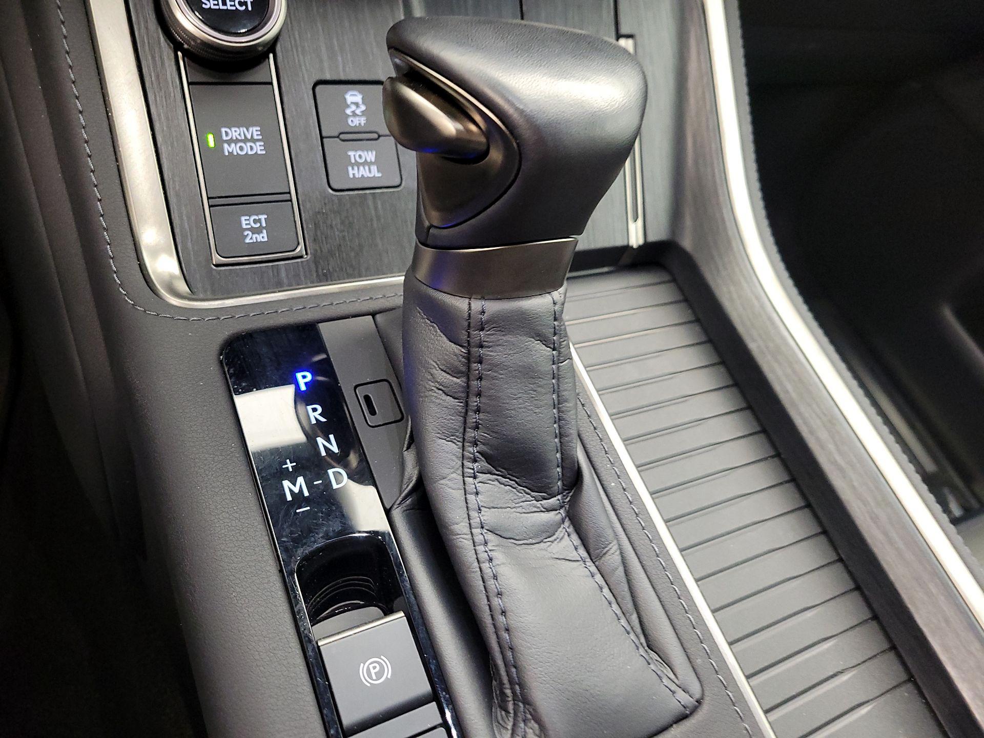 Thumbnail: 2024 Lexus GX - 18
