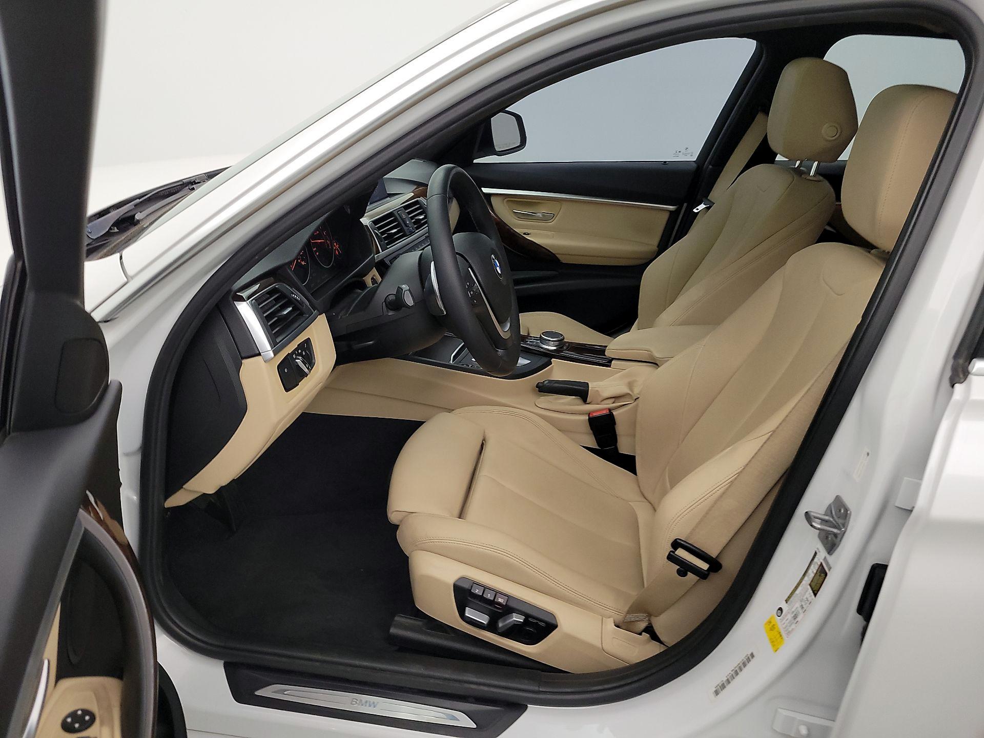 Thumbnail: 2017 BMW 3 Series - 11