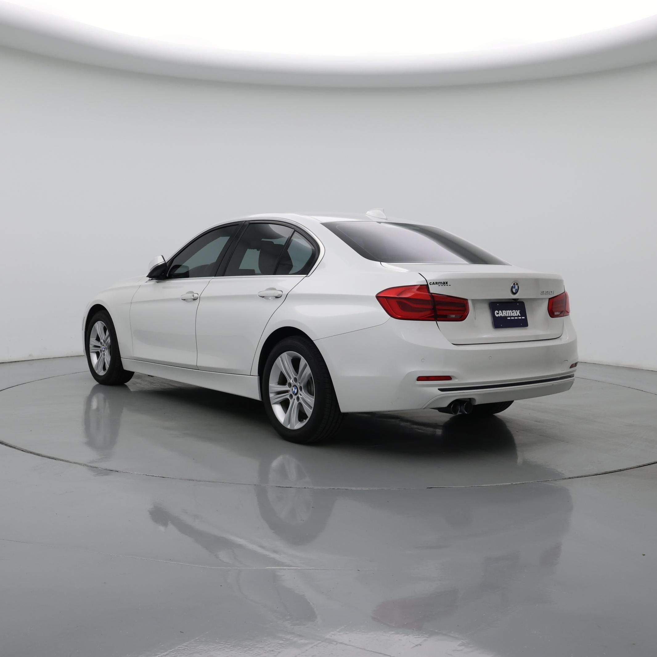 Thumbnail: 2017 BMW 3 Series - 2