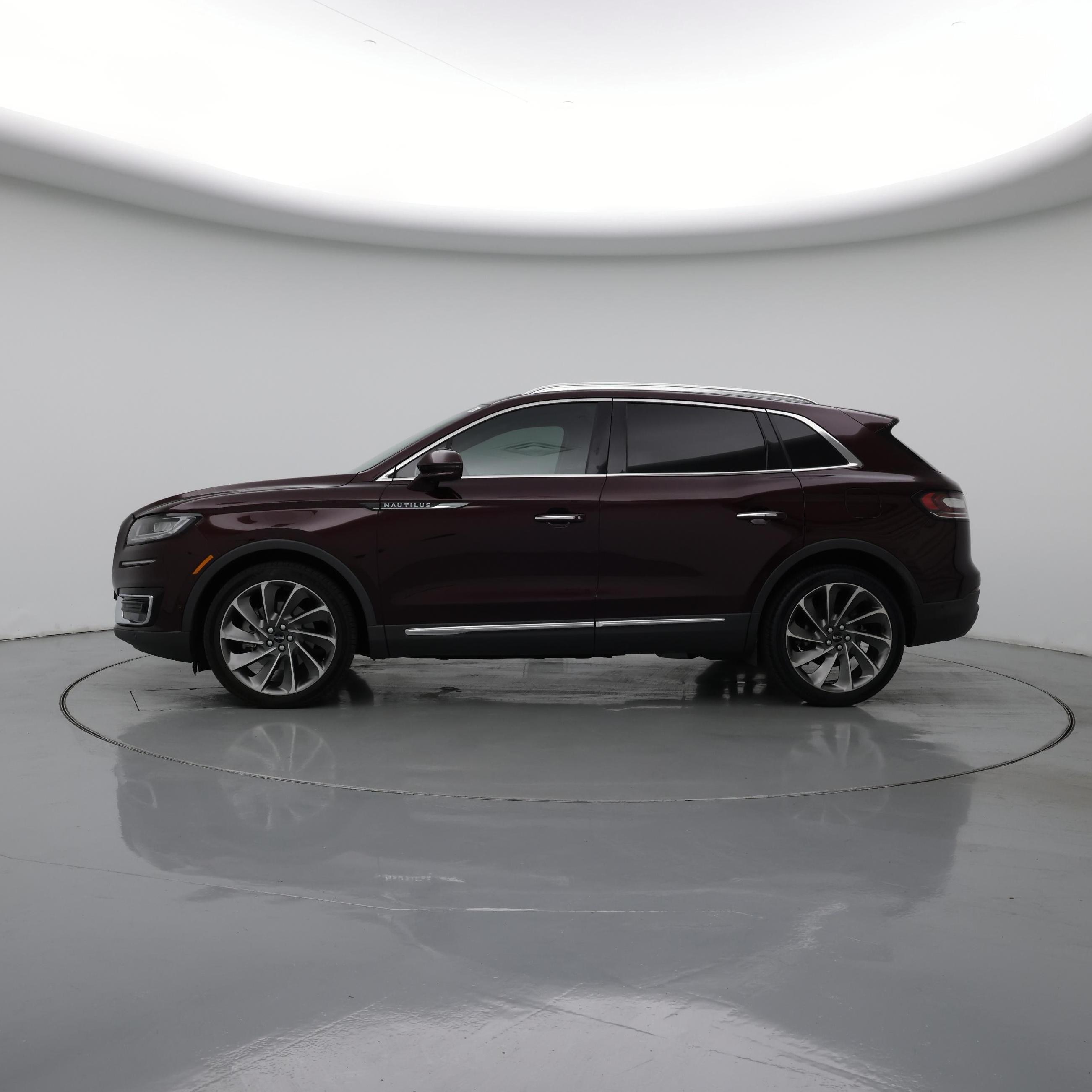 Thumbnail: 2020 Lincoln Nautilus - 3