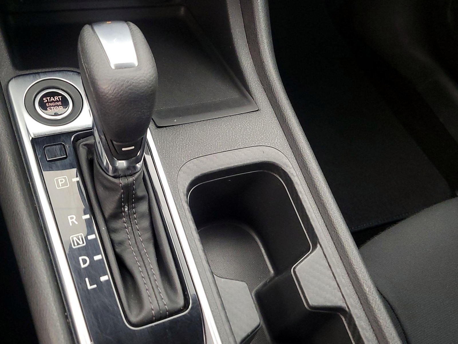 2024 Nissan Sentra SV - Photo 18