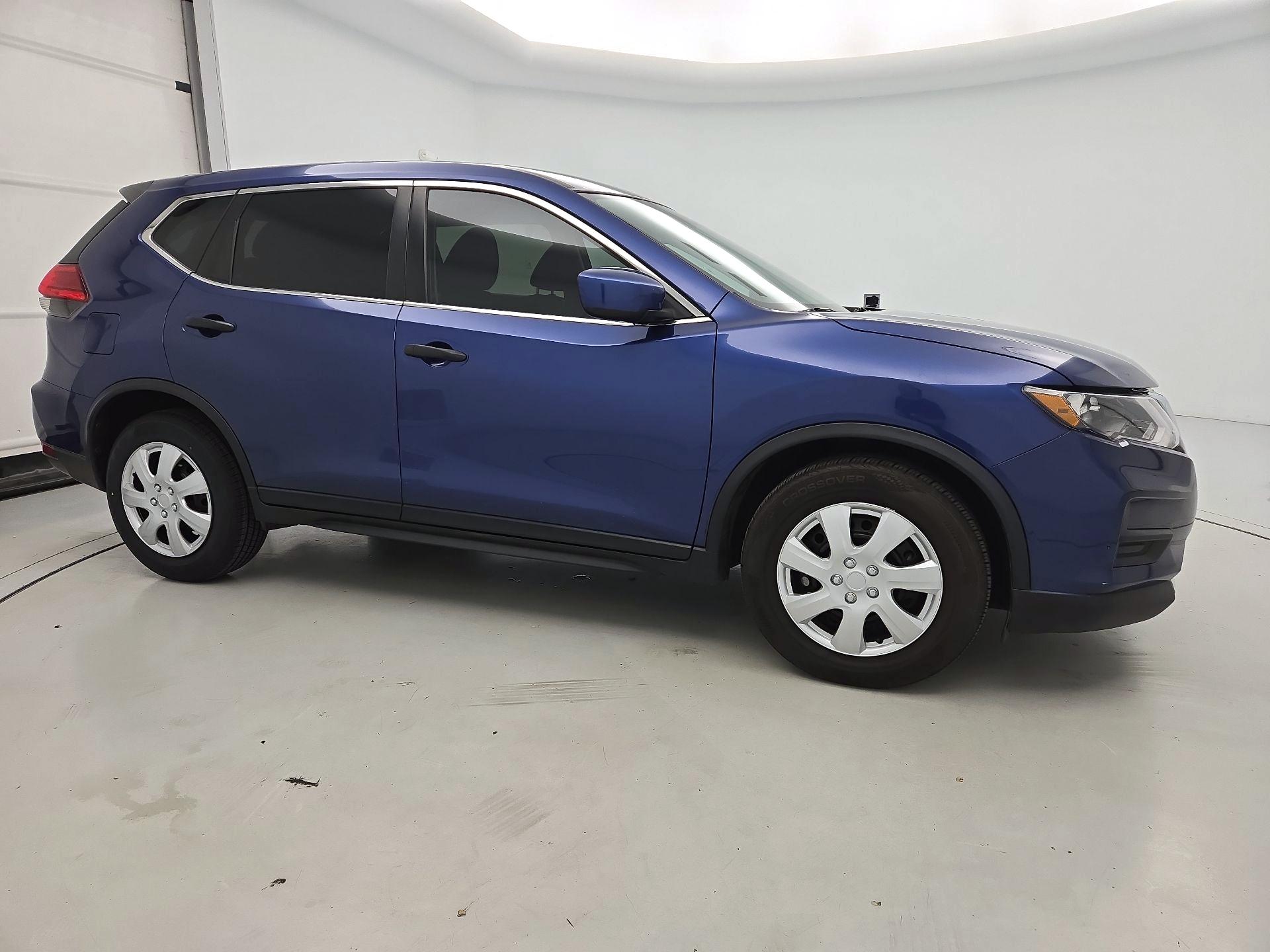 Thumbnail: 2017 Nissan Rogue - 4