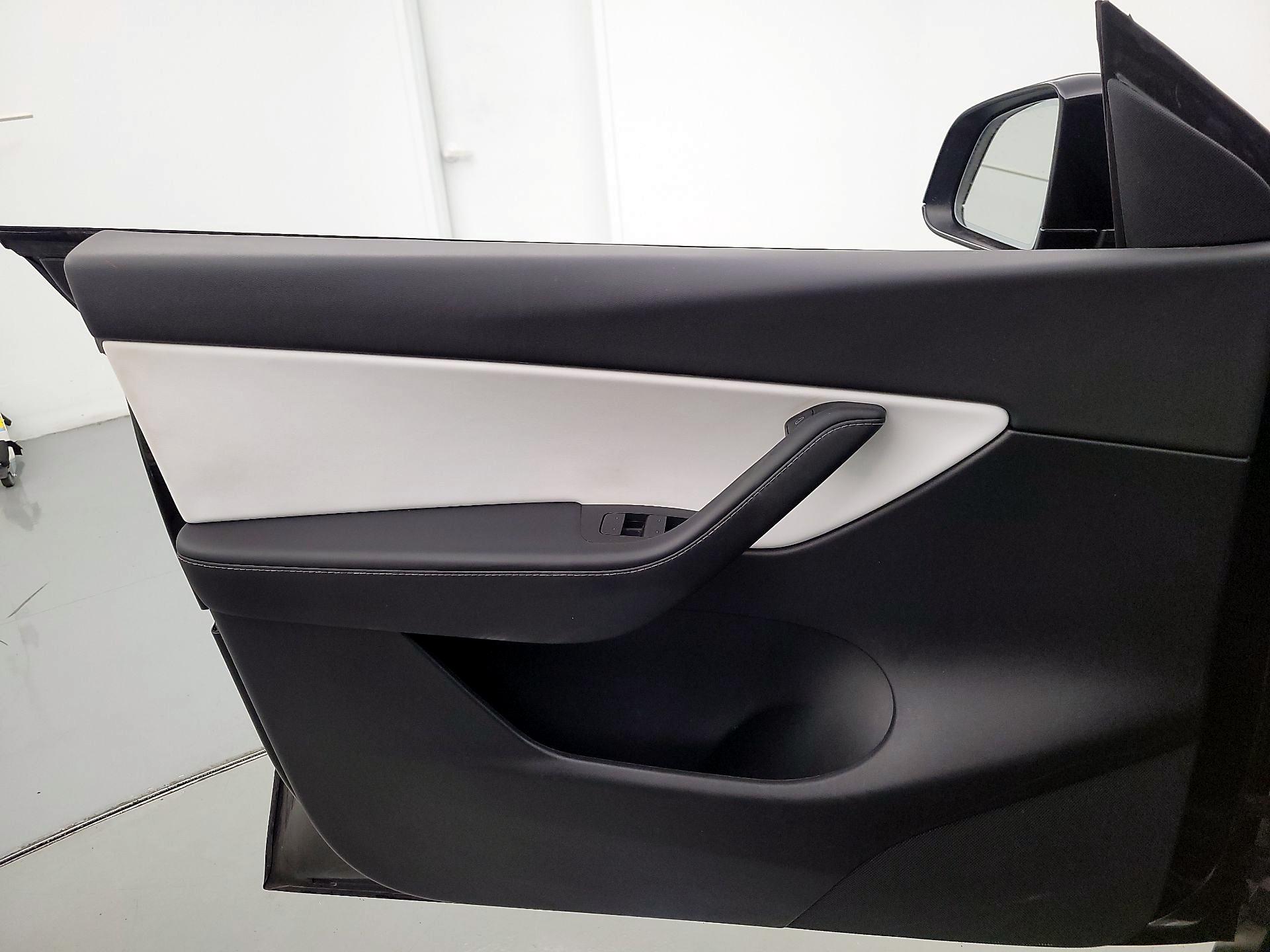 Thumbnail: 2022 Tesla Model Y - 12