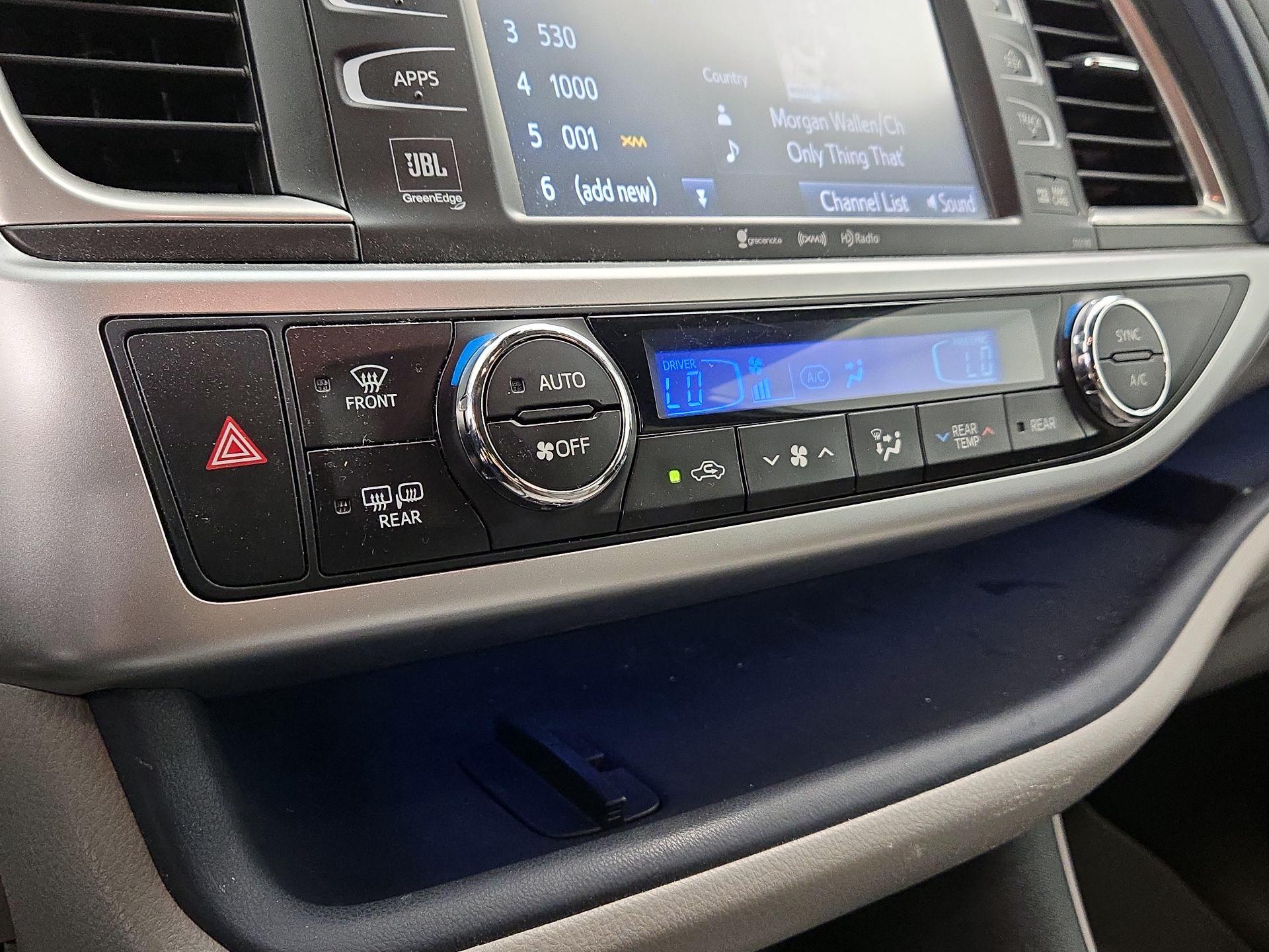 Thumbnail: 2018 Toyota Highlander - 15