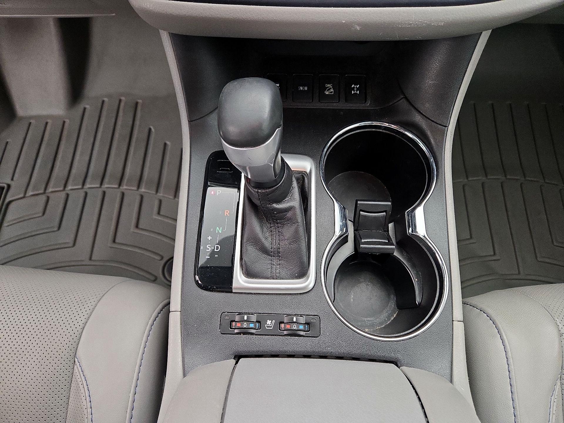 Thumbnail: 2018 Toyota Highlander - 16