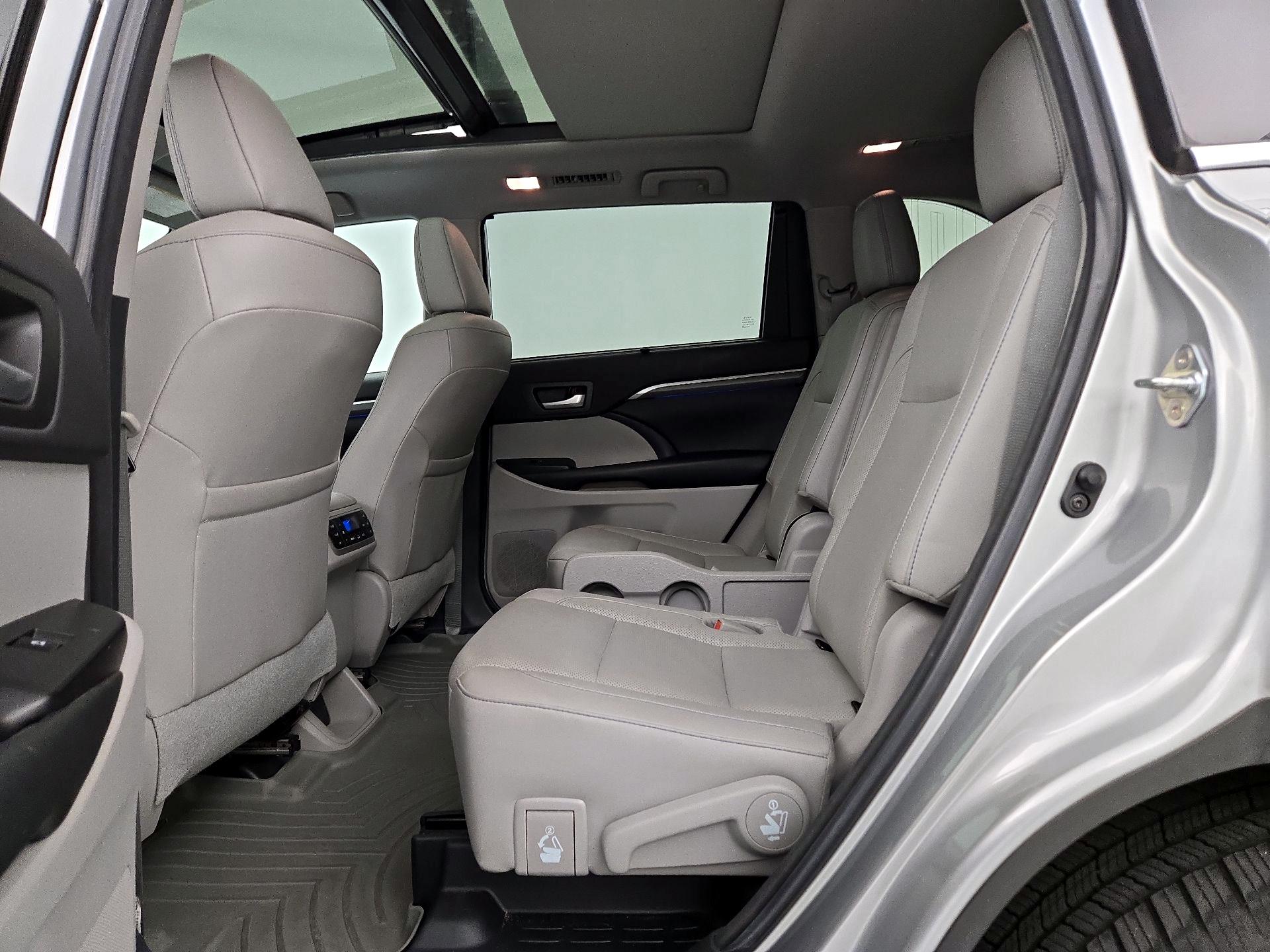 Thumbnail: 2018 Toyota Highlander - 19