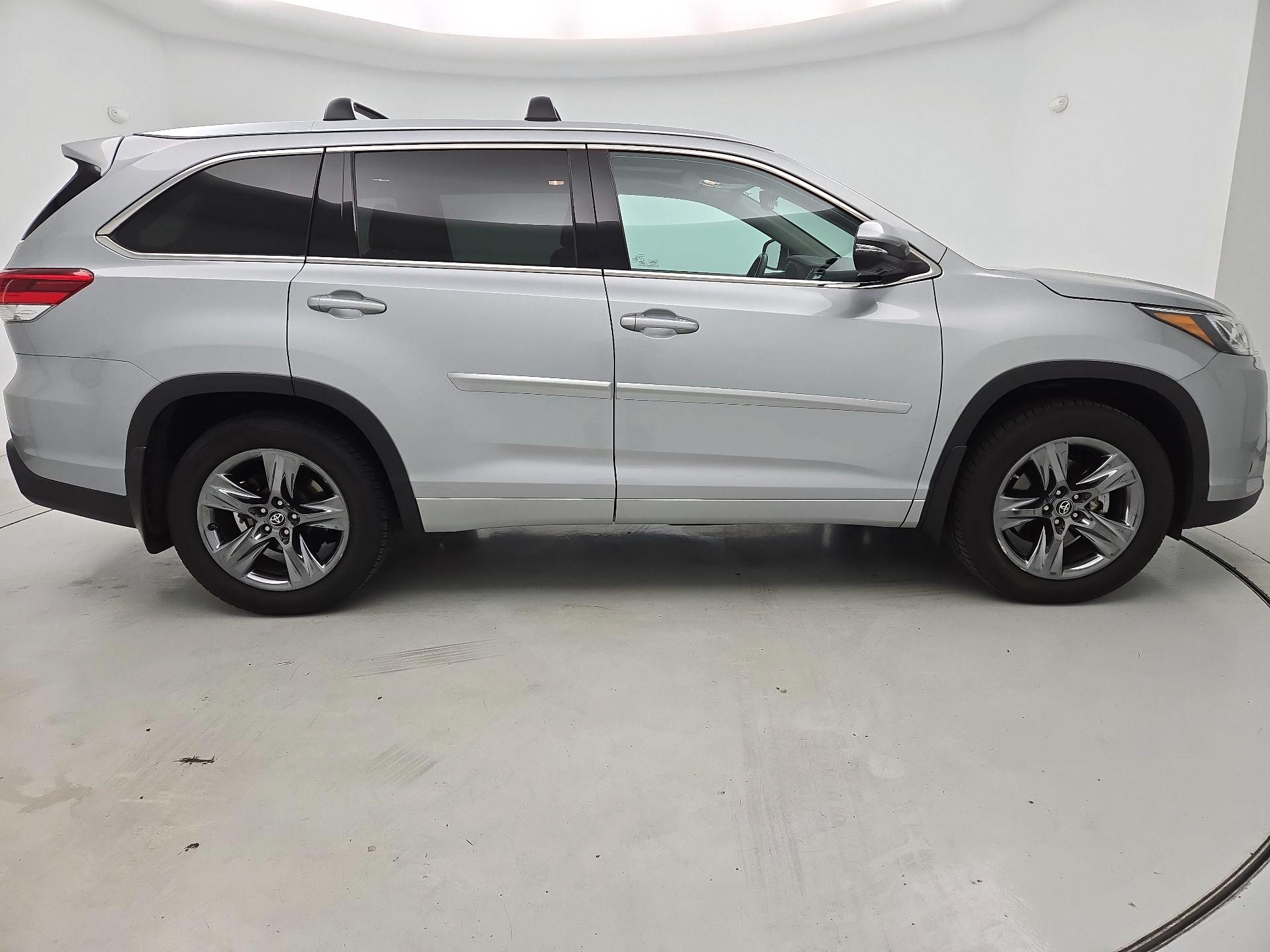 Thumbnail: 2018 Toyota Highlander - 4