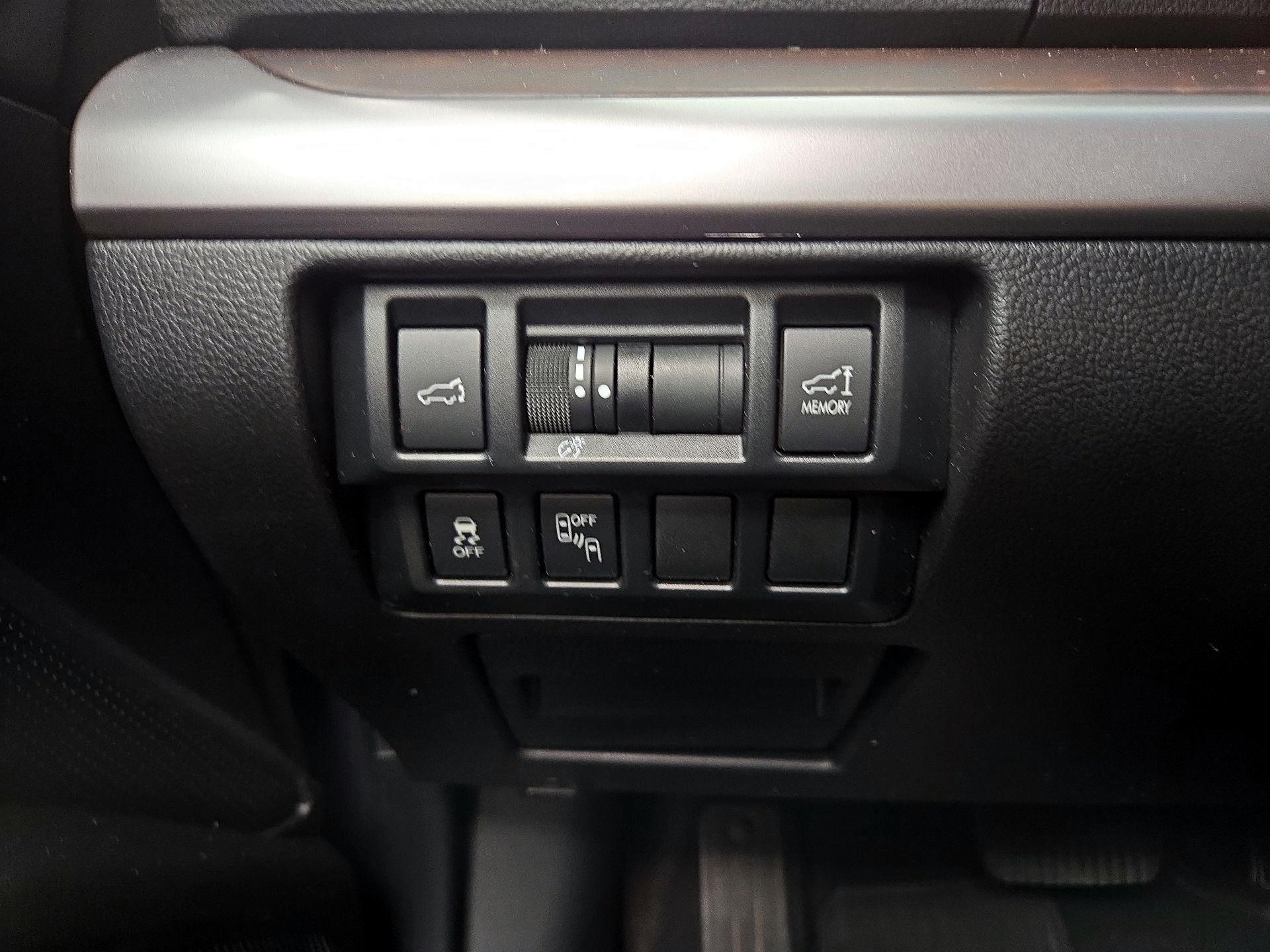 Thumbnail: 2016 Subaru Outback - 13