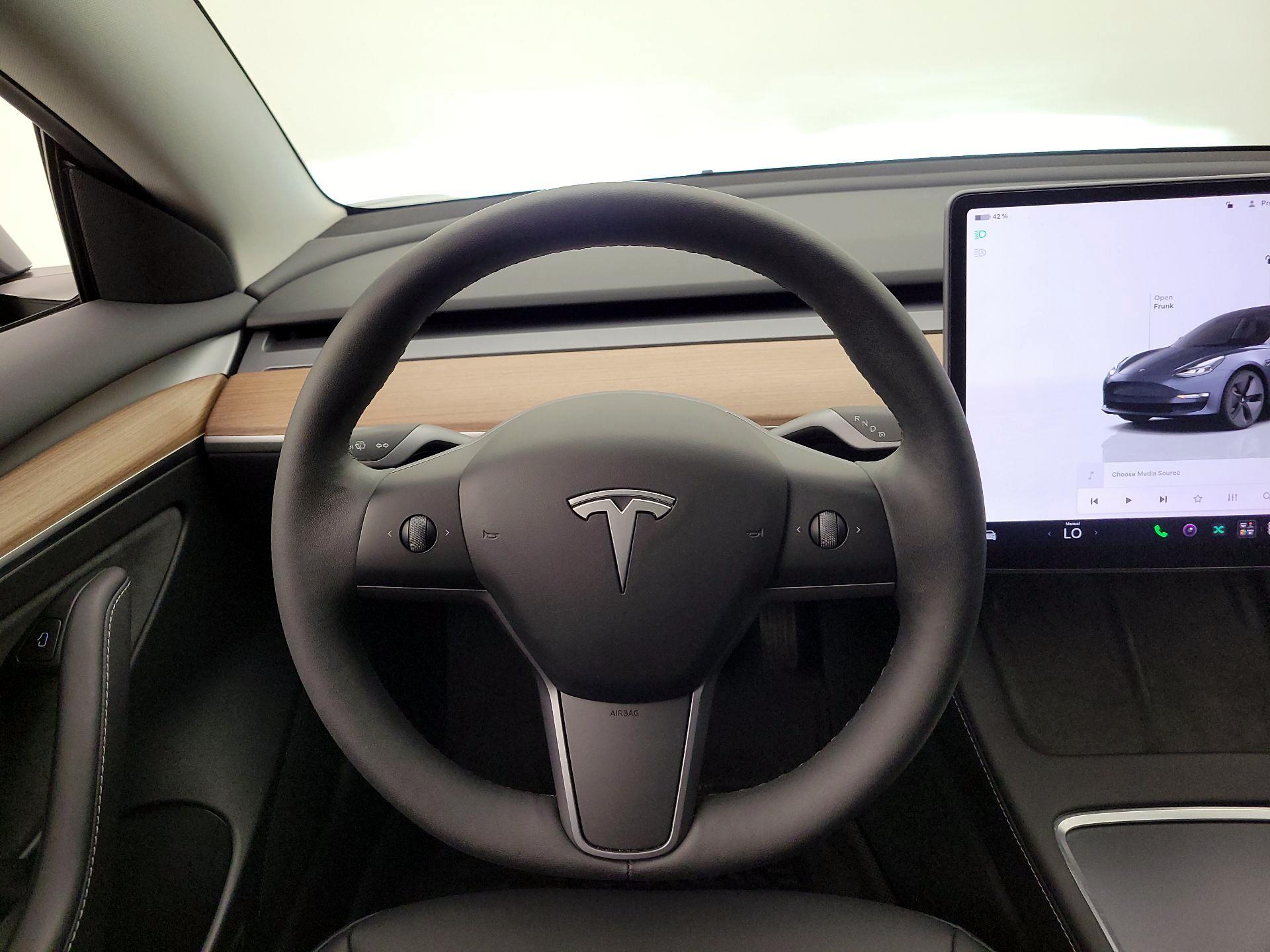 Thumbnail: 2023 Tesla Model 3 - 10