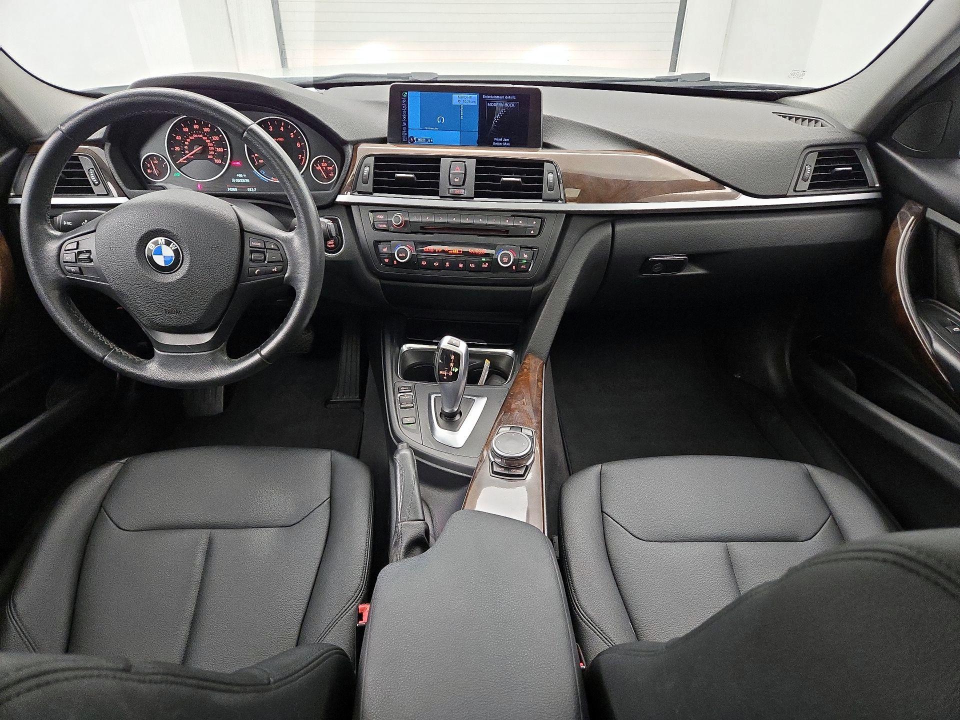 Thumbnail: 2015 BMW 3 Series - 9