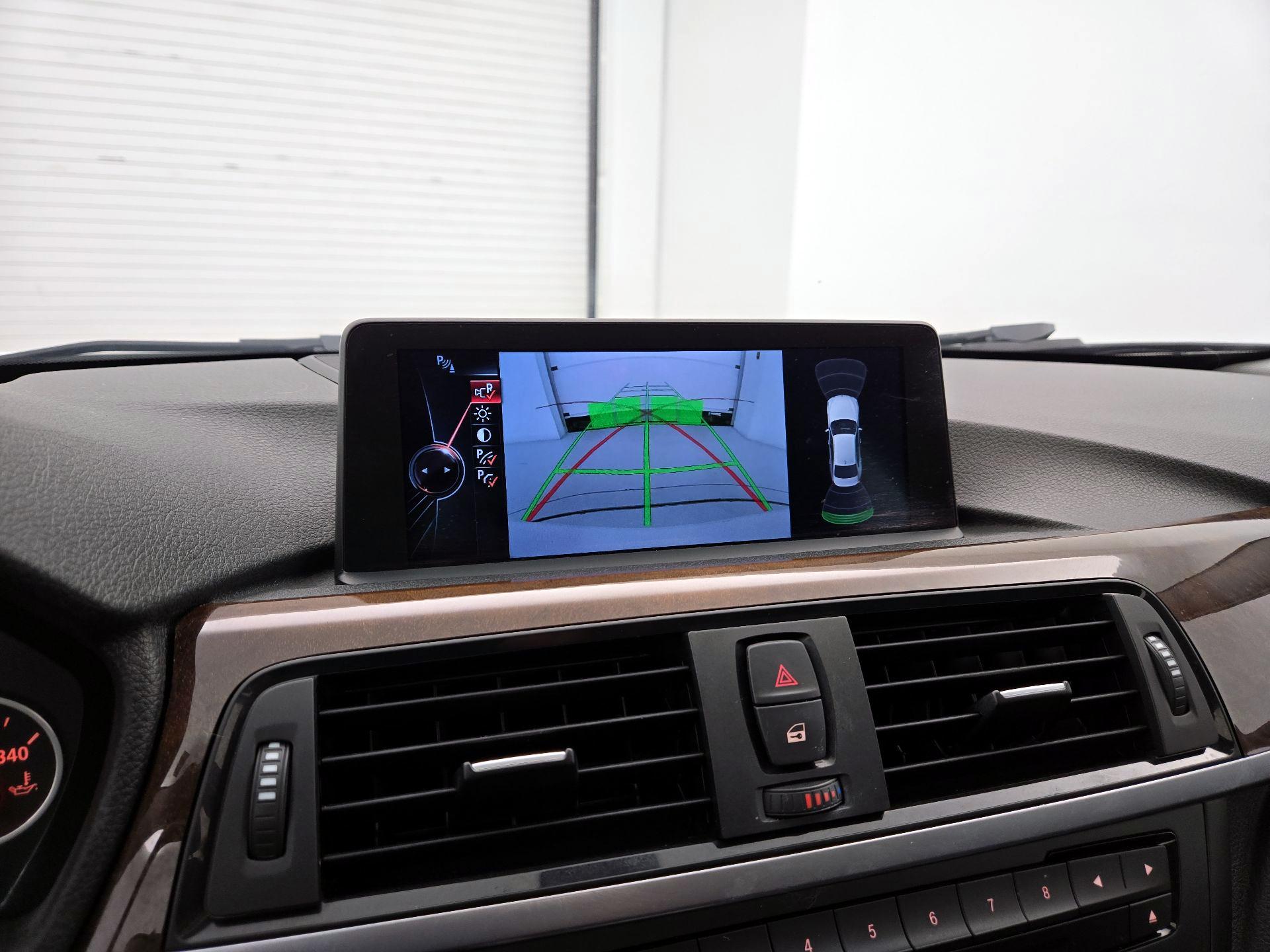 Thumbnail: 2015 BMW 3 Series - 15