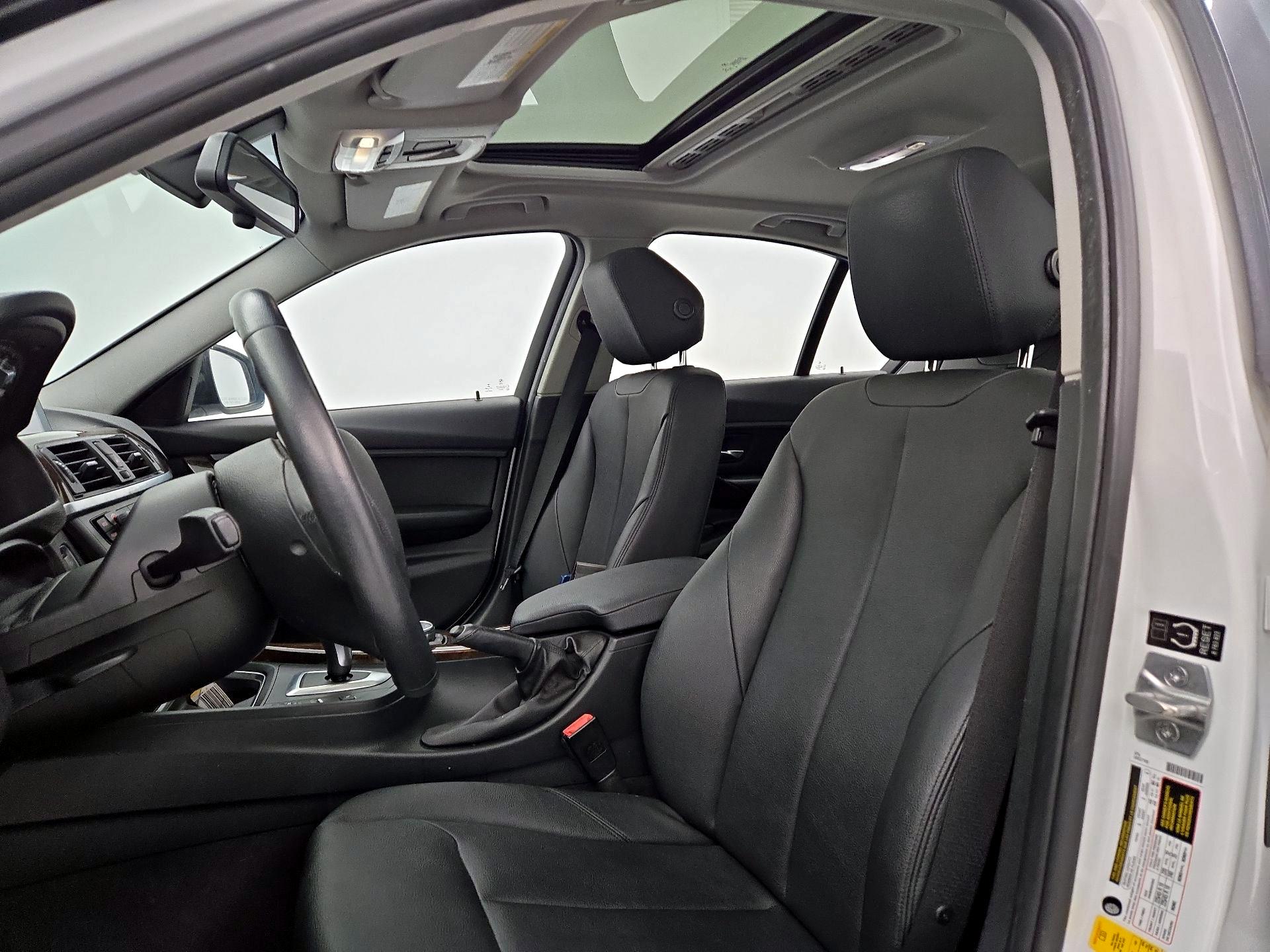 Thumbnail: 2015 BMW 3 Series - 20